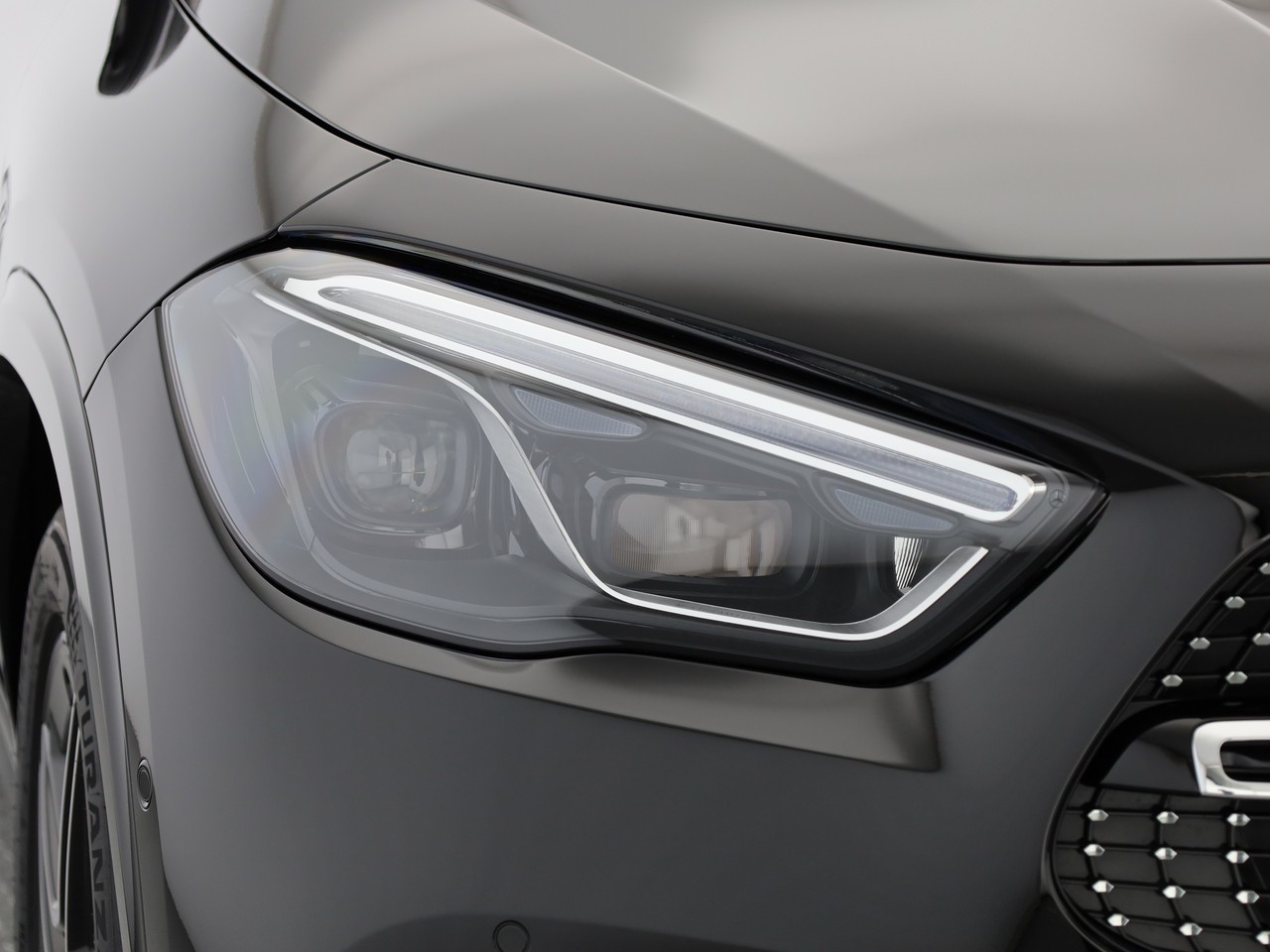 MERCEDES-BENZ GLA 200 7G-DCT-image-19
