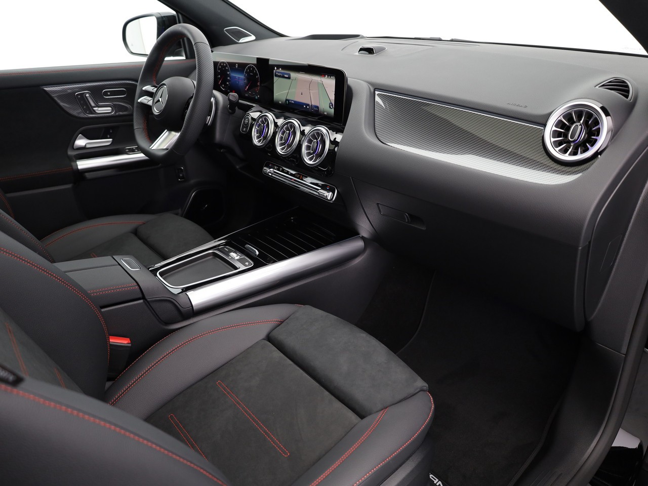 MERCEDES-BENZ GLA 200 7G-DCT-image-8