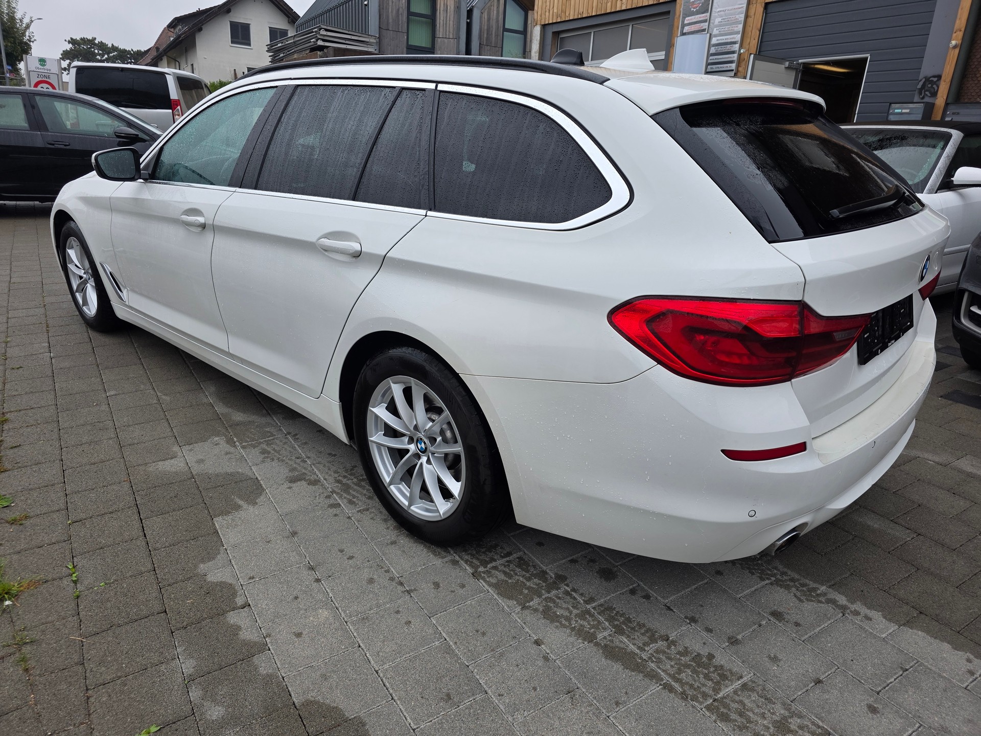 BMW 530d xDrive Touring Steptronic-image-15