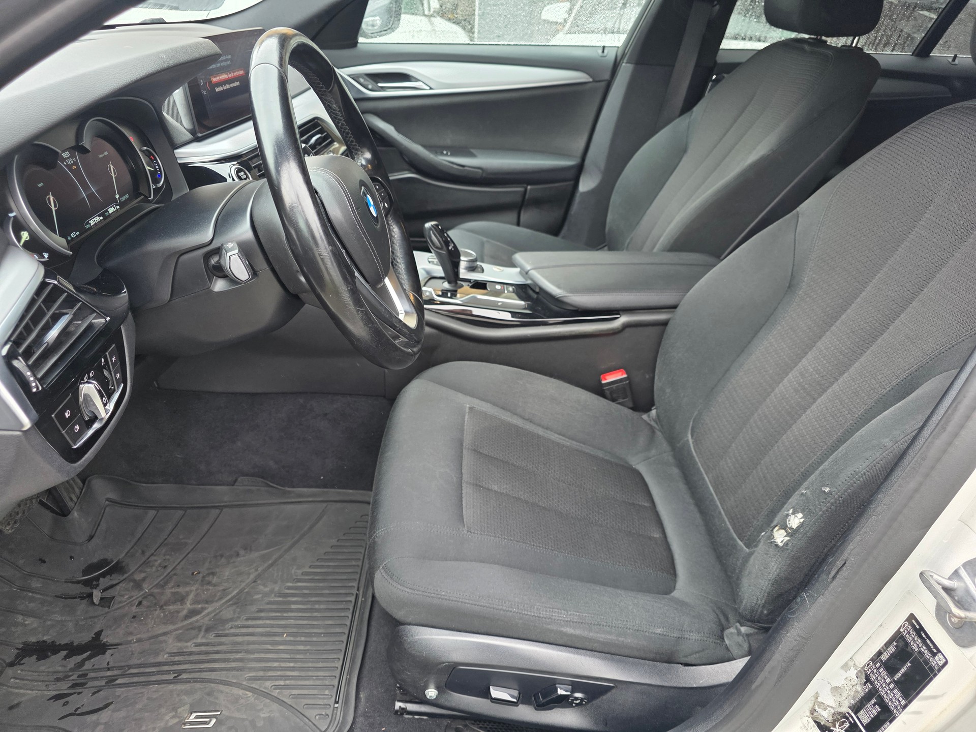 BMW 530d xDrive Touring Steptronic-image-11