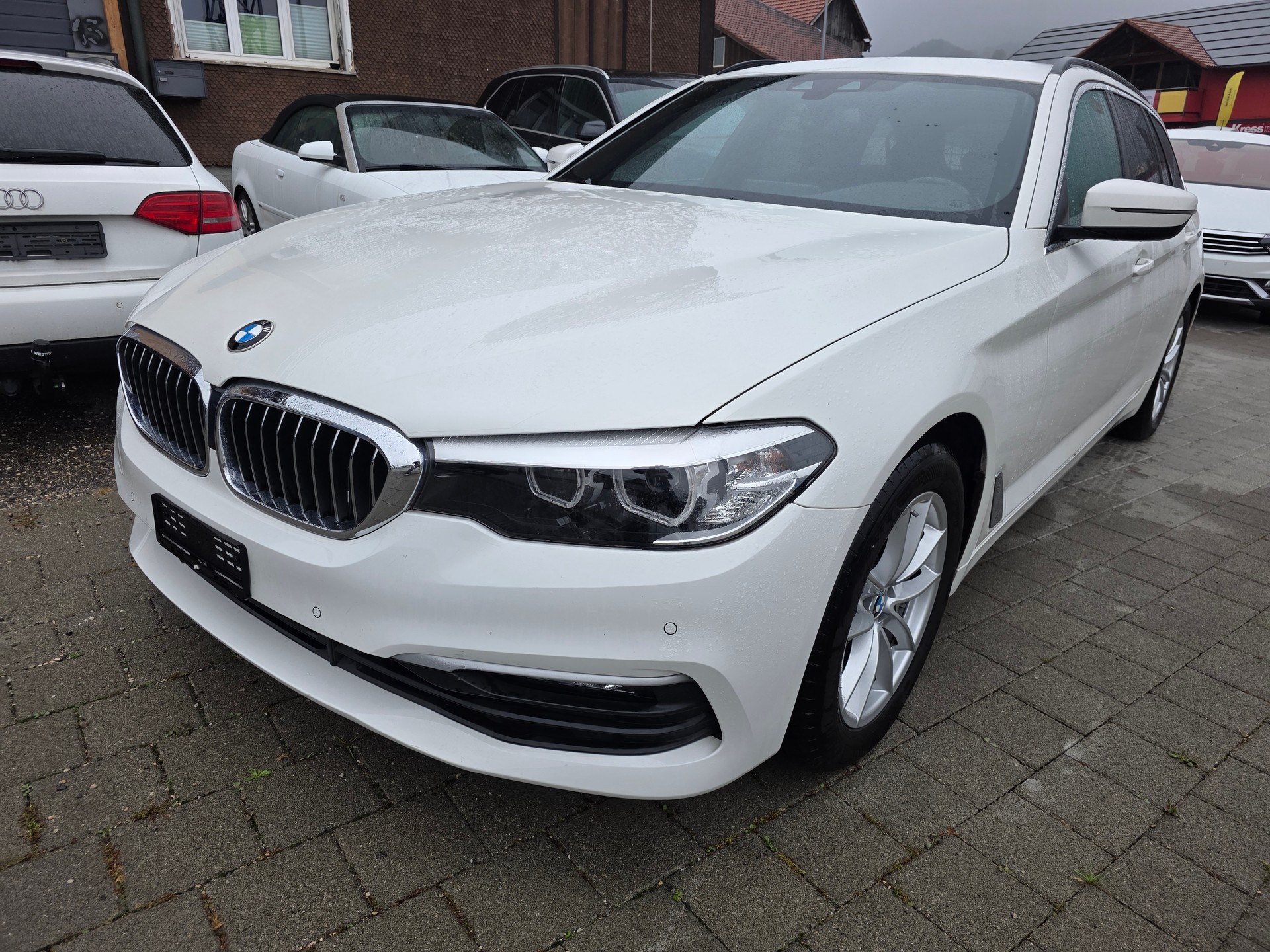 BMW 530d xDrive Touring Steptronic-image-12