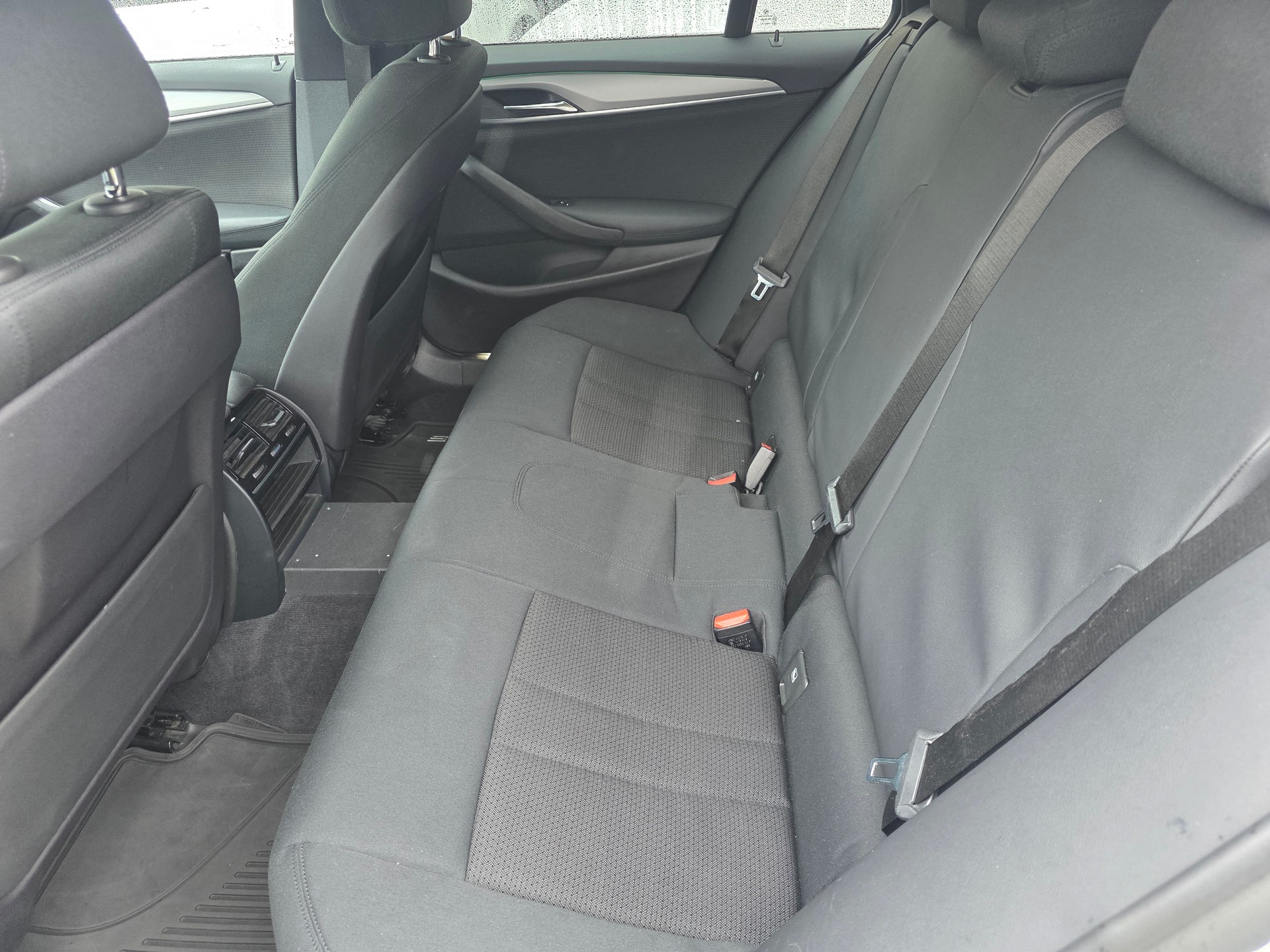 BMW 530d xDrive Touring Steptronic-image-9