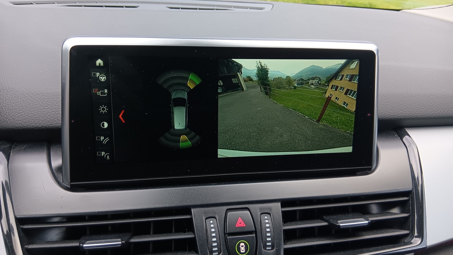 BMW 218d xDrive Gran Tourer Steptronic-image-4