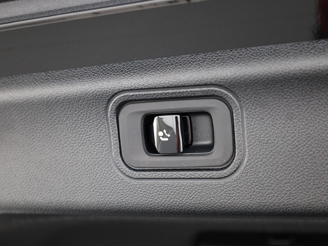 MERCEDES-BENZ C400 4Matic elektrisch-image-20