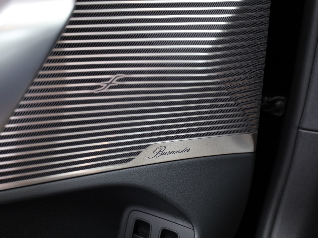 MERCEDES-BENZ C400 4Matic elektrisch-image-17