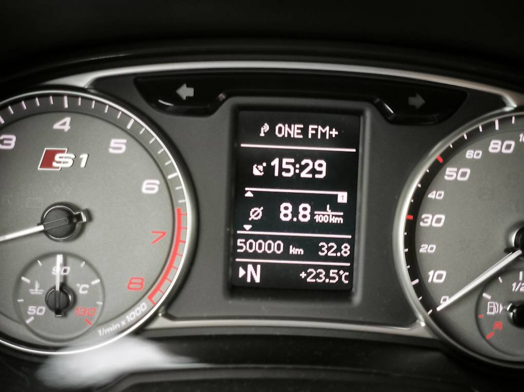 AUDI S1 Sportback 2.0 TFSI quattro-image-3