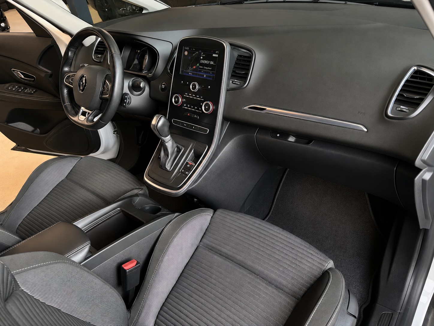 RENAULT Grand Scénic 1.5 dCi Bose EDC-image-11