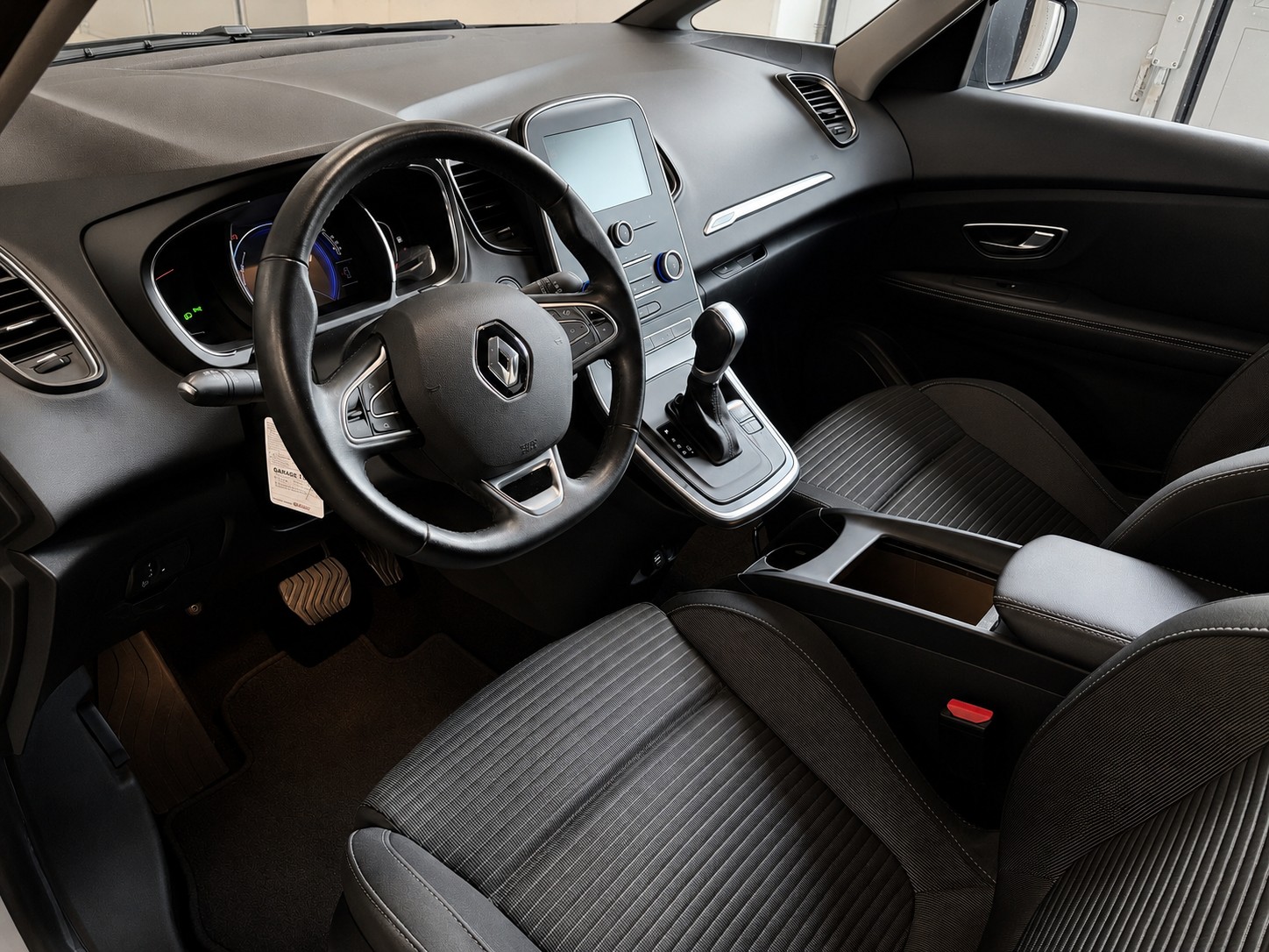 RENAULT Grand Scénic 1.5 dCi Bose EDC-image-12