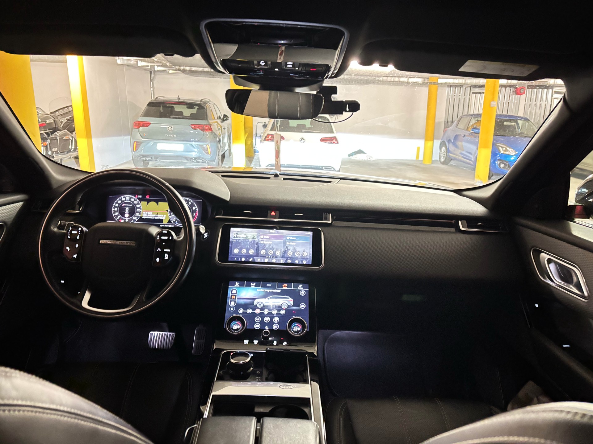 LAND ROVER 2.0 T 300 R-Dynamic SE-image-1