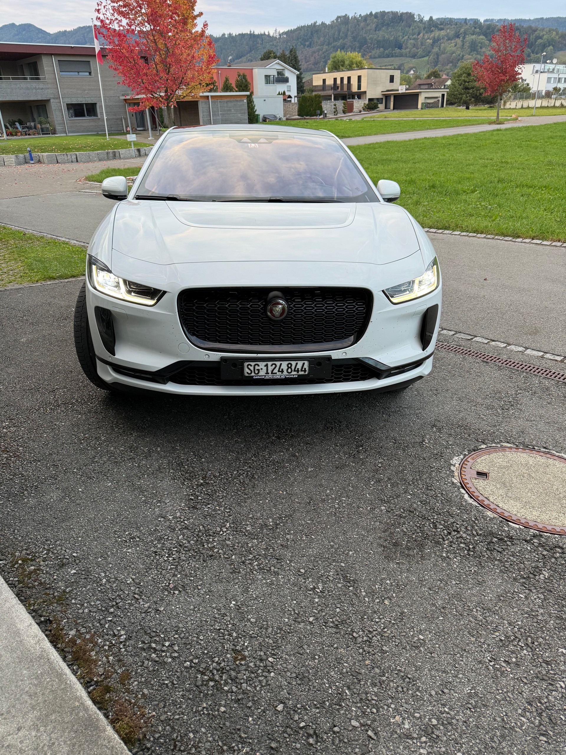 JAGUAR EV400 SE AWD-image-3