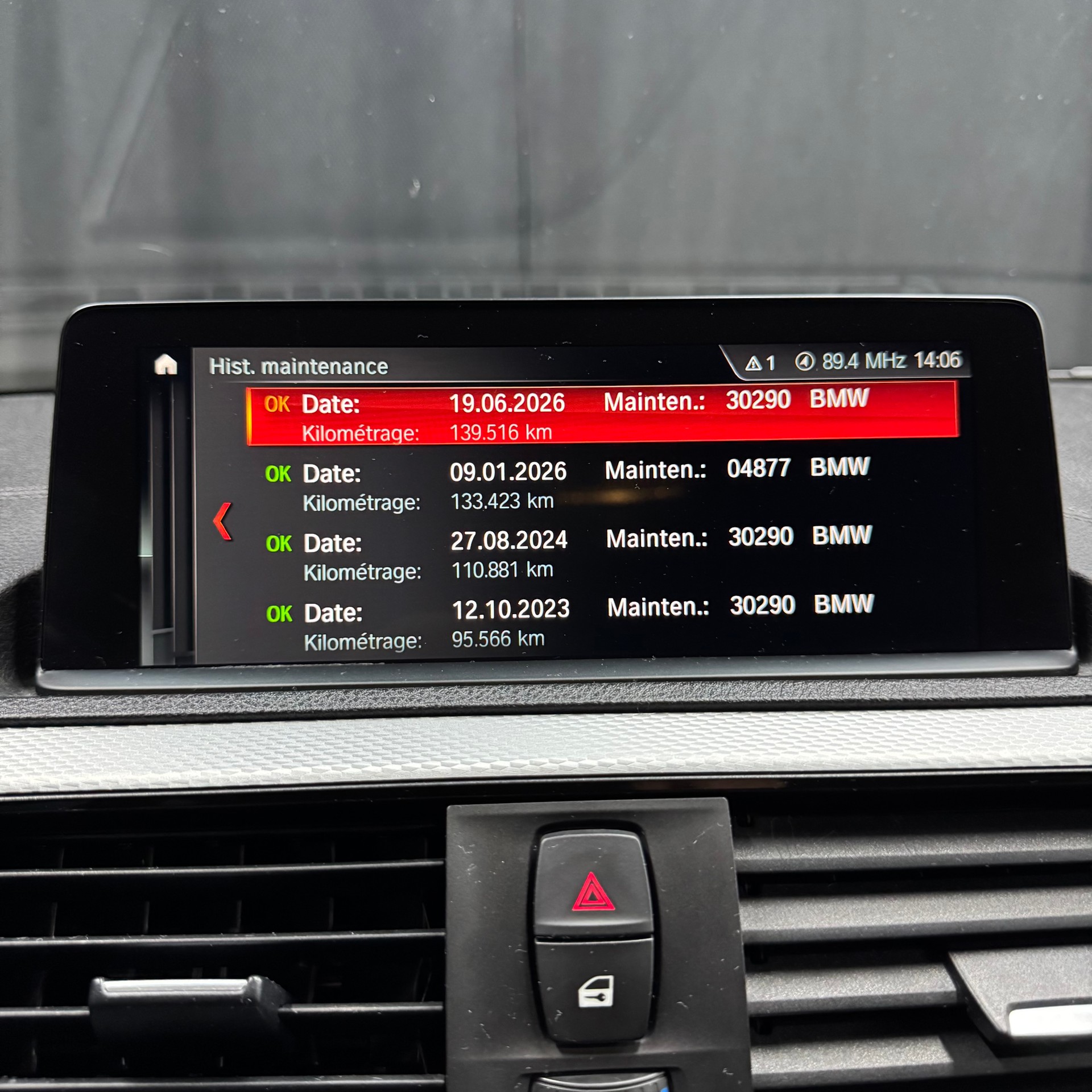 BMW 120d xDrive Edition M Sport Steptronic-image-21