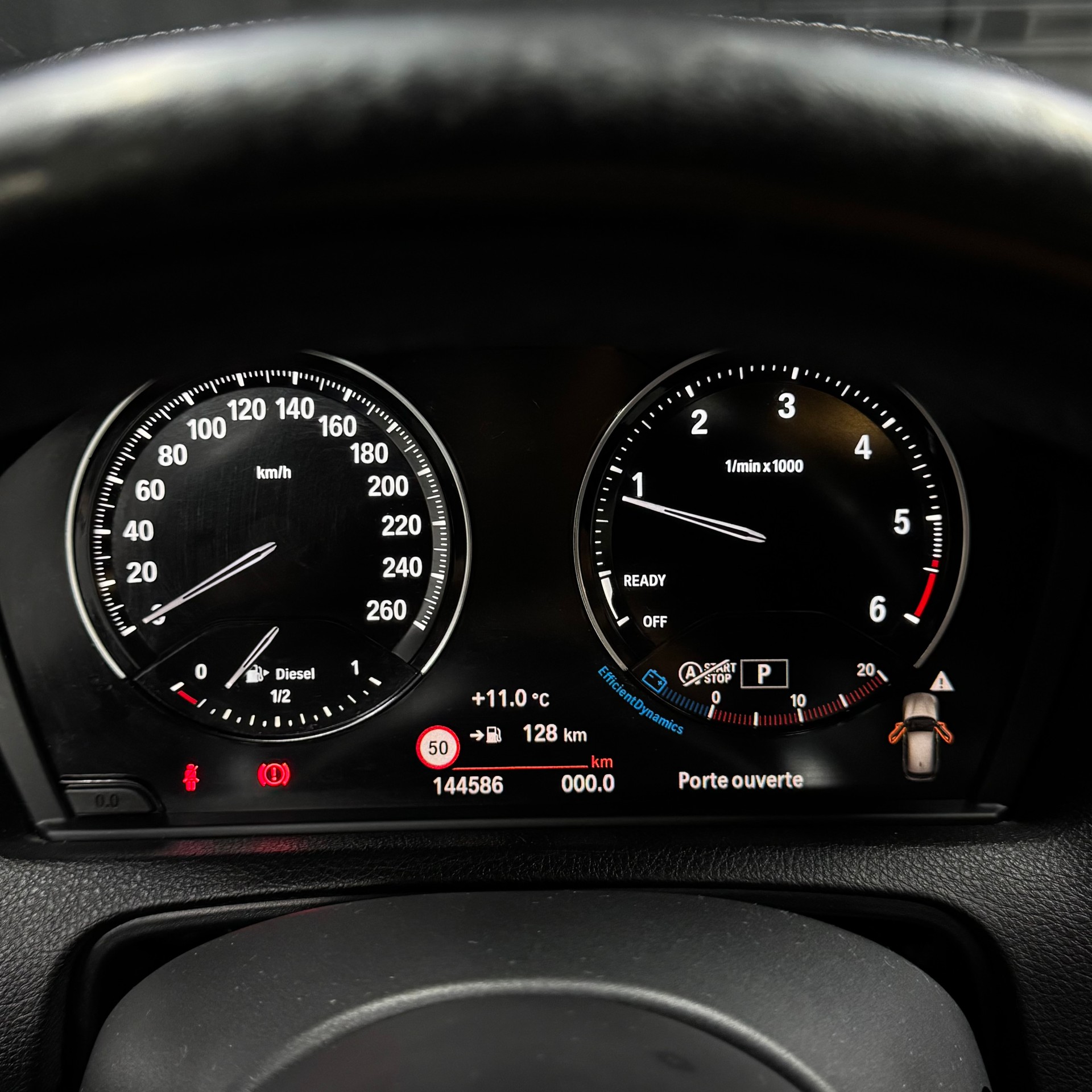 BMW 120d xDrive Edition M Sport Steptronic-image-12