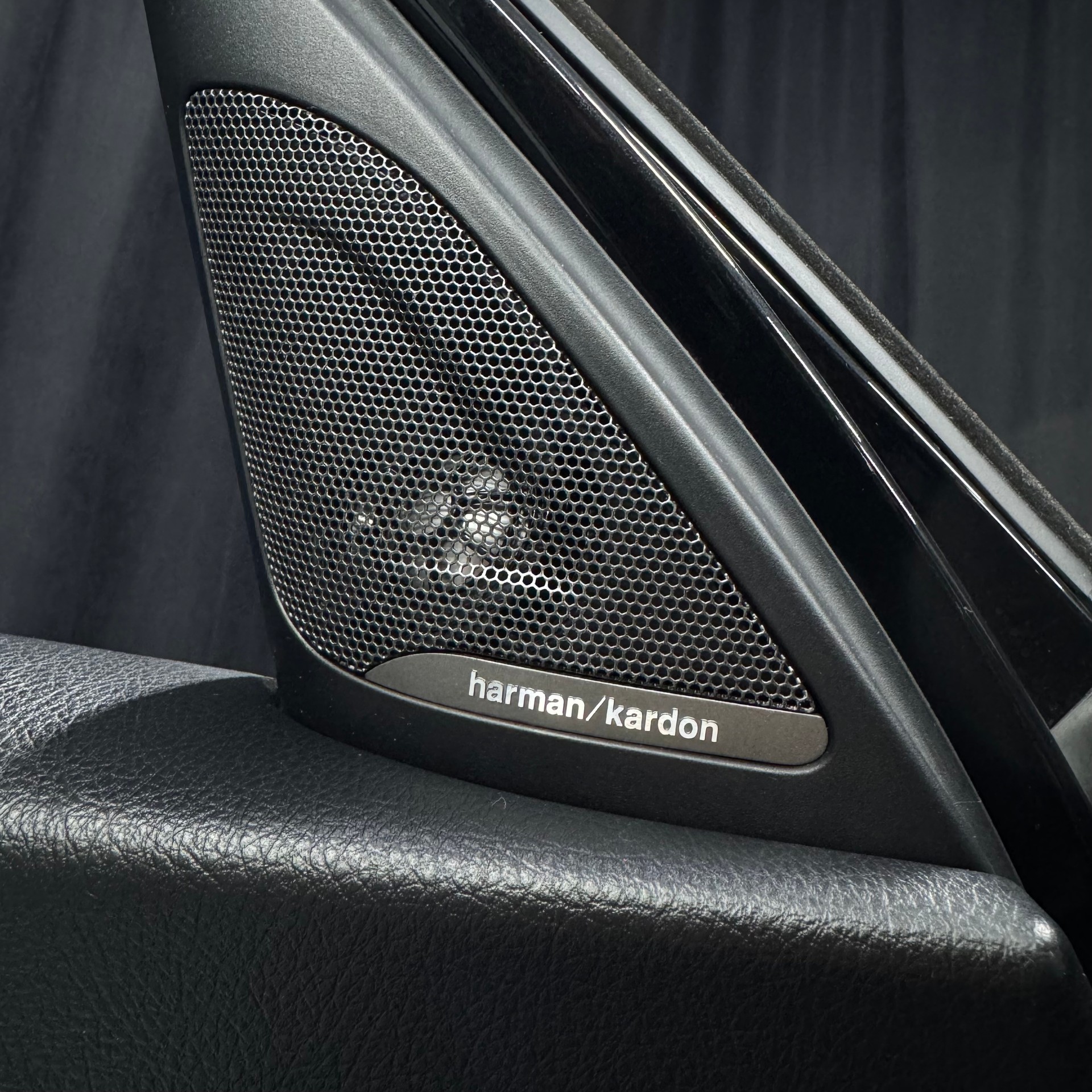 BMW 120d xDrive Edition M Sport Steptronic-image-22