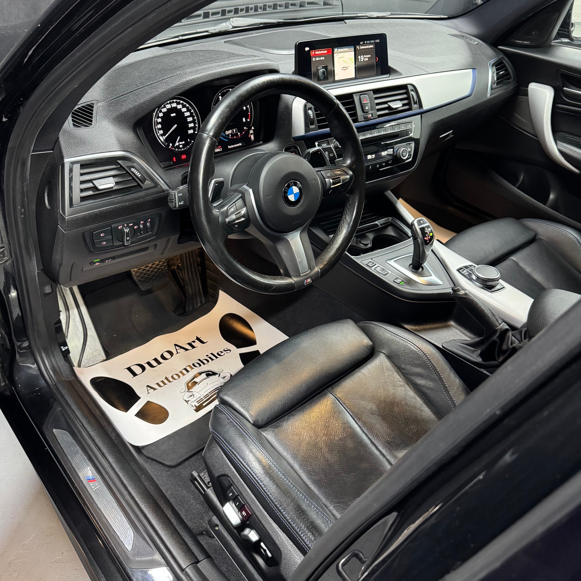BMW 120d xDrive Edition M Sport Steptronic-image-9