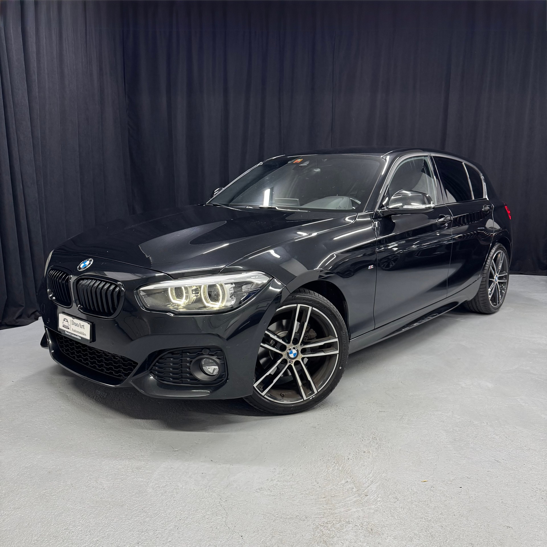 BMW 120d xDrive Edition M Sport Steptronic-image-1