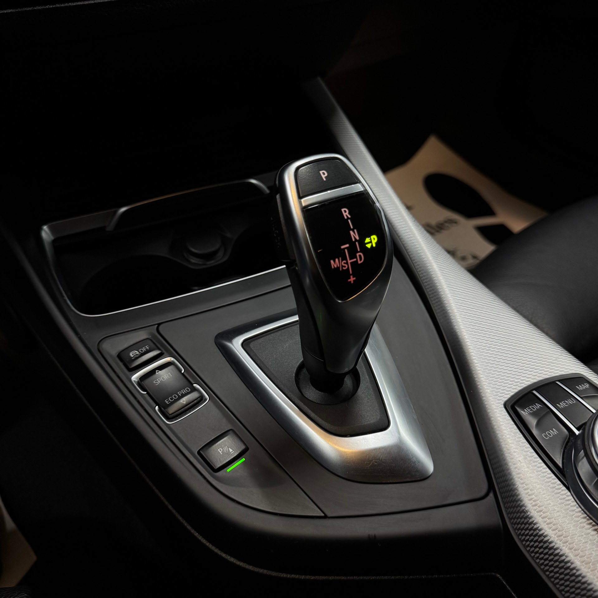 BMW 120d xDrive Edition M Sport Steptronic-image-14