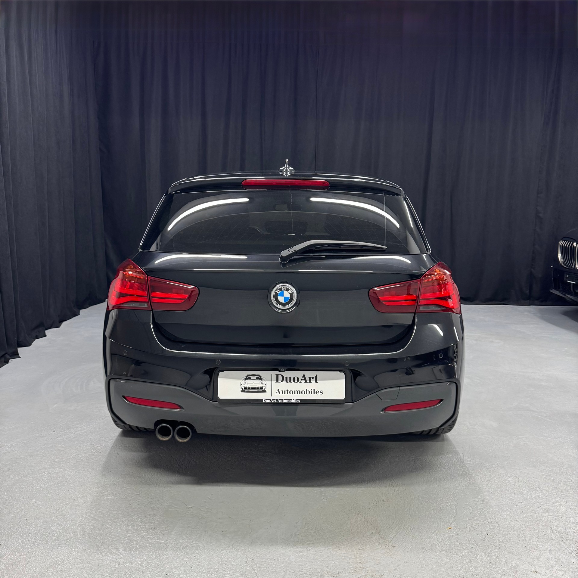BMW 120d xDrive Edition M Sport Steptronic-image-7