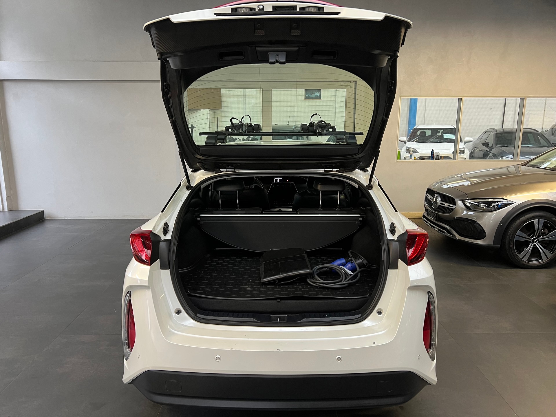 TOYOTA Prius 1.8 VVT-i Plug-in Hybrid Premium-image-11