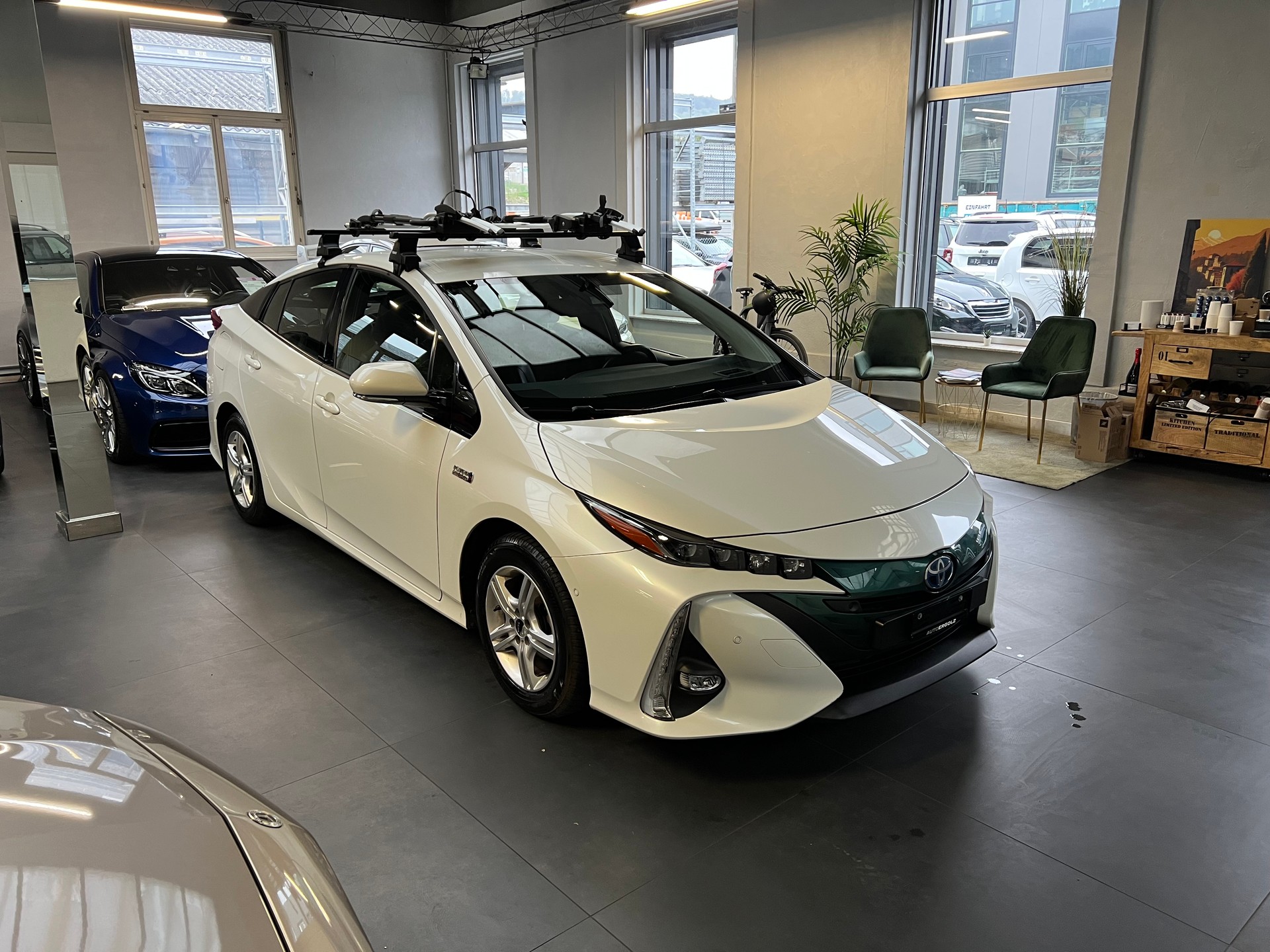 TOYOTA Prius 1.8 VVT-i Plug-in Hybrid Premium-image-2