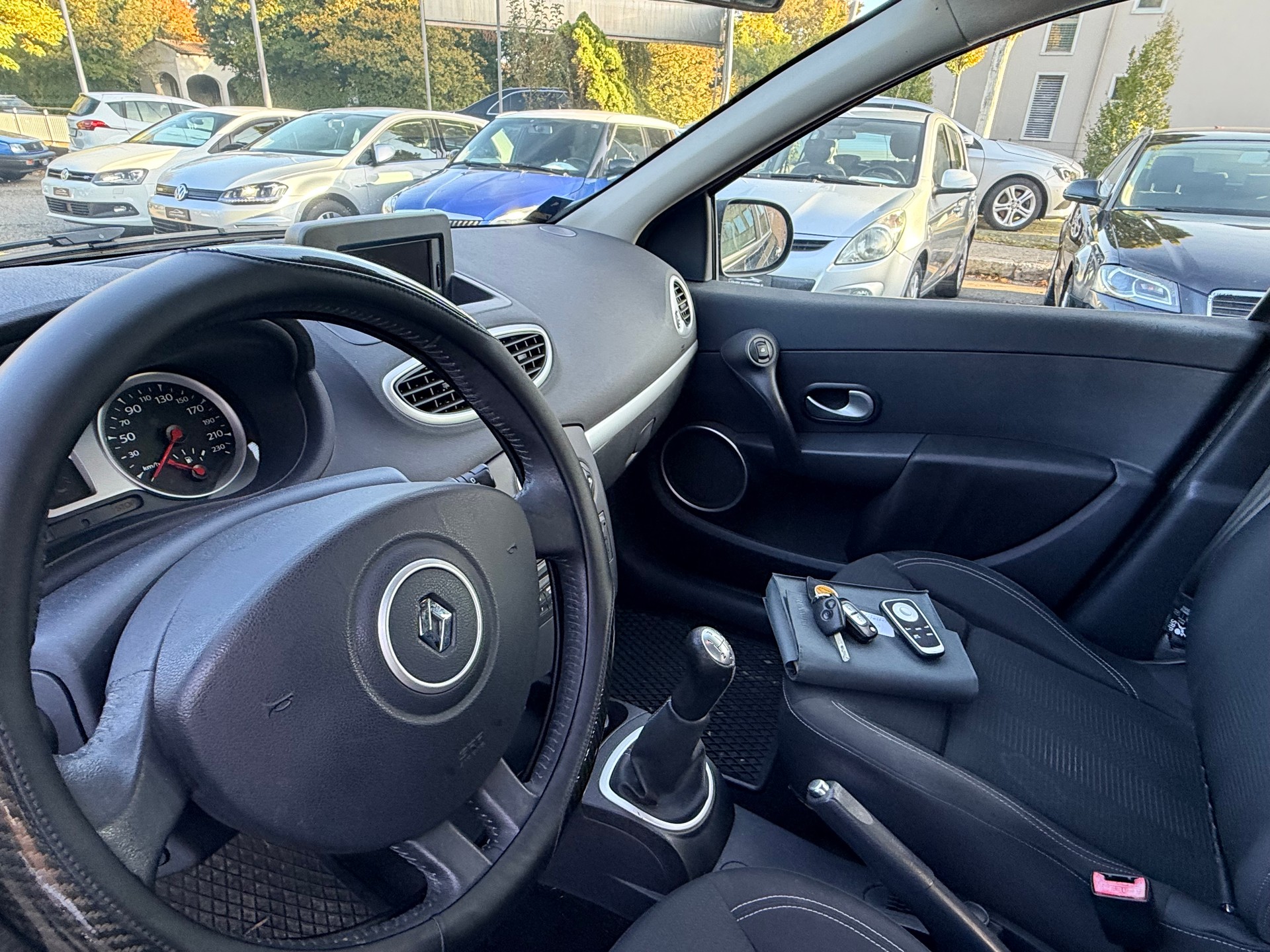 RENAULT Clio 1.2 16V Turbo Rip Curl-image-12