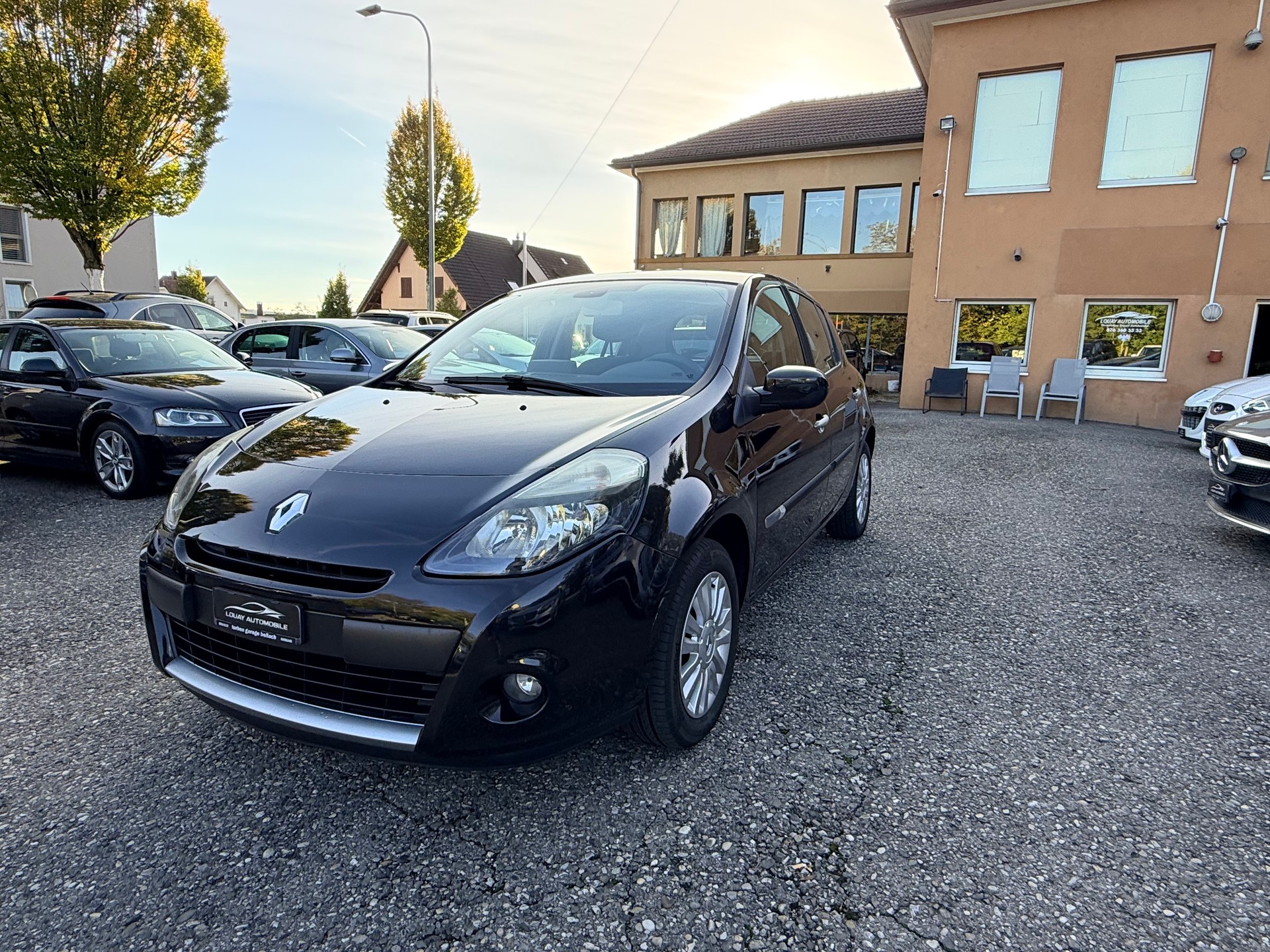 RENAULT Clio 1.2 16V Turbo Rip Curl-image-1