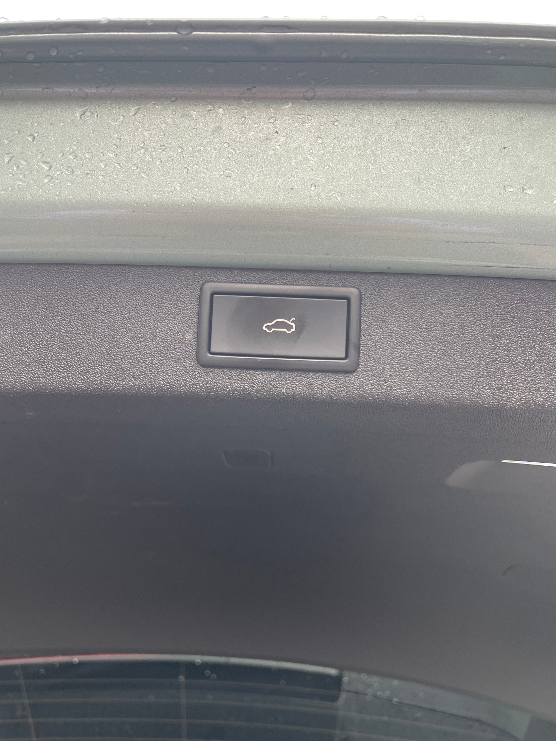 SKODA Enyaq 80 / CH-Fahrzeug-image-17