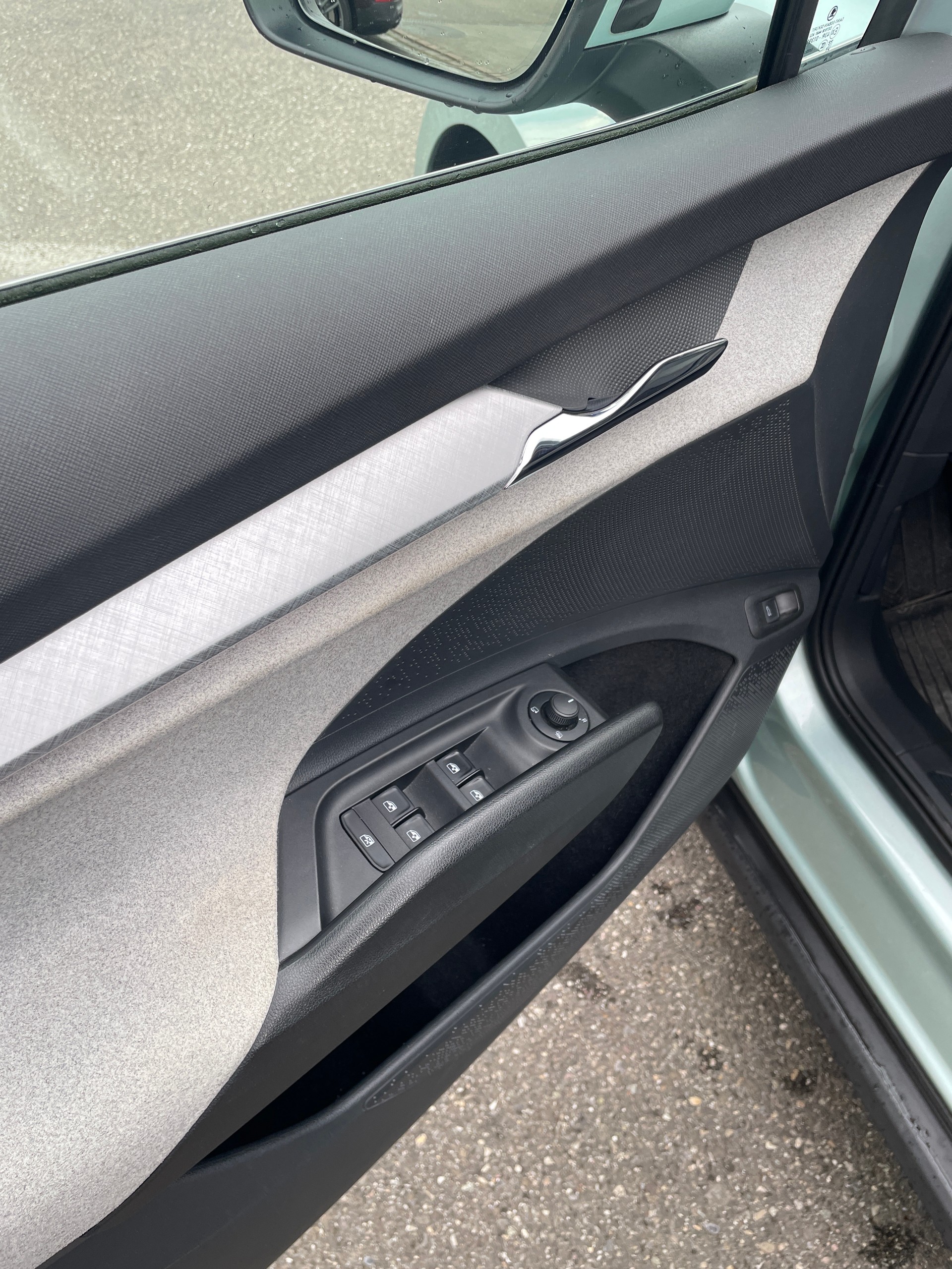 SKODA Enyaq 80 / CH-Fahrzeug-image-22