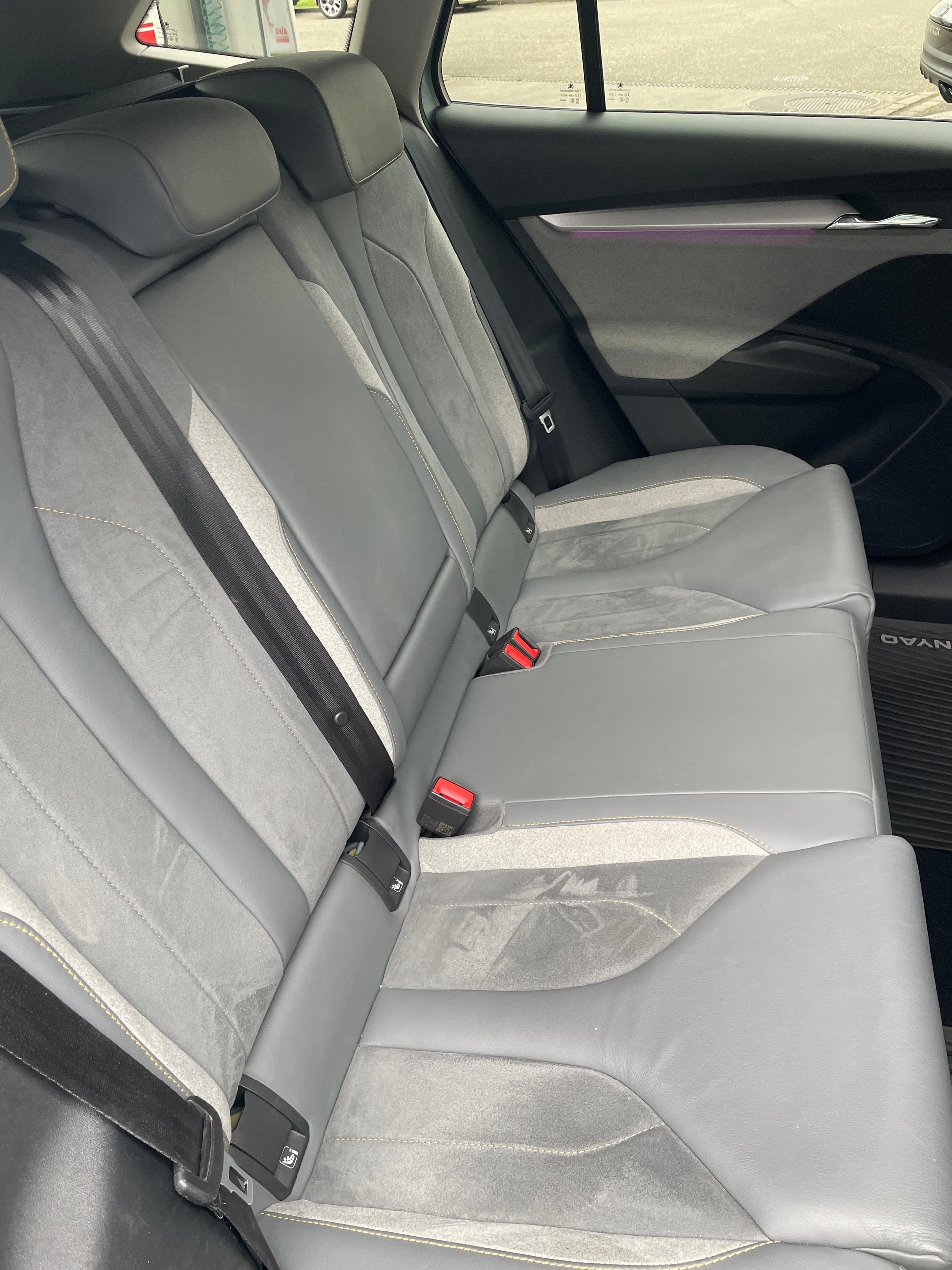 SKODA Enyaq 80 / CH-Fahrzeug-image-18