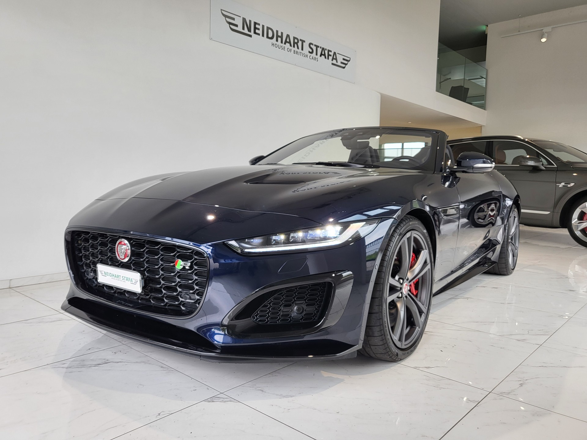 JAGUAR F-Type Convertible 5.0 V8 R75 AWD Automatik-image-1