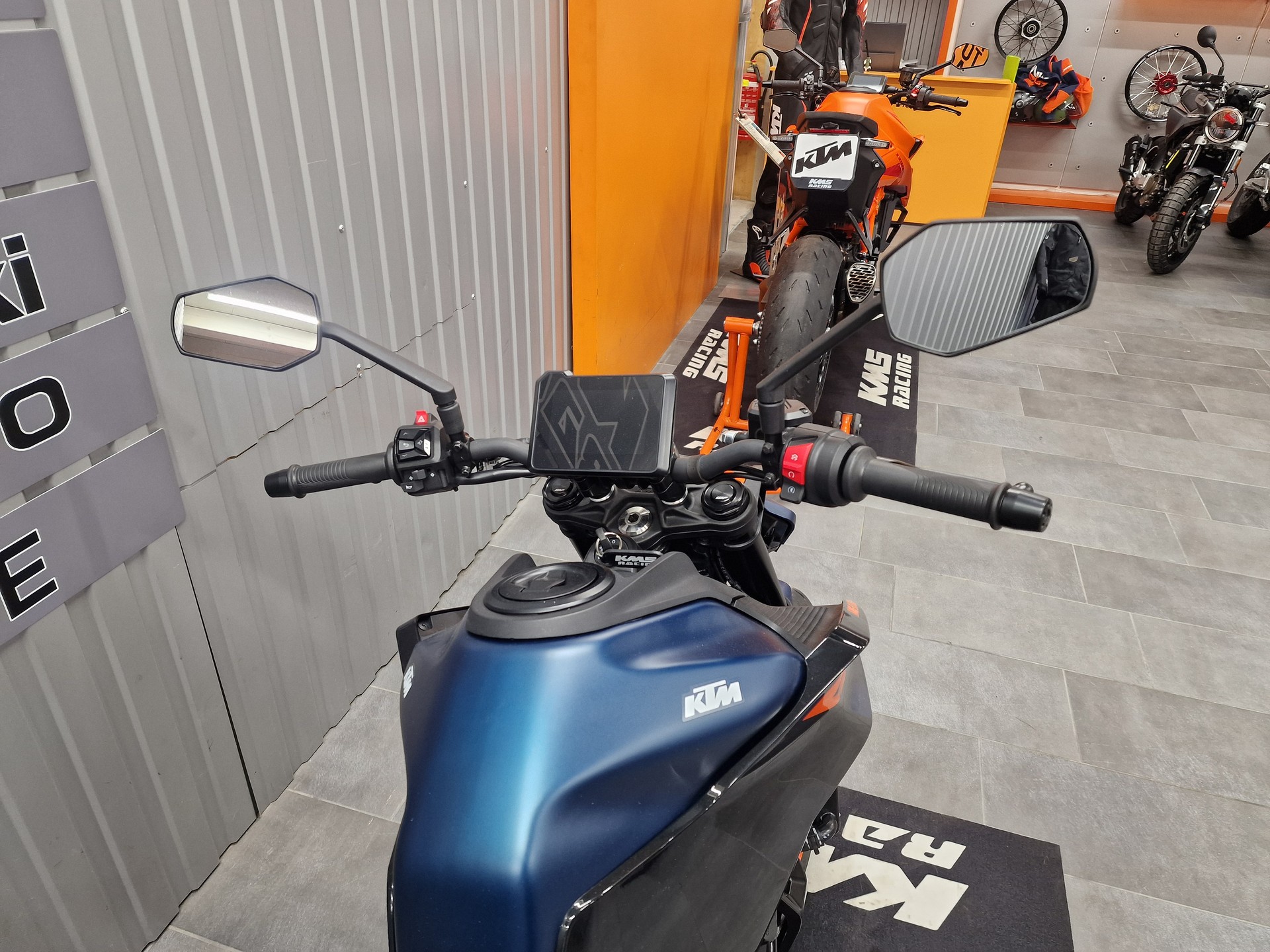 KTM 125 Duke-image-5