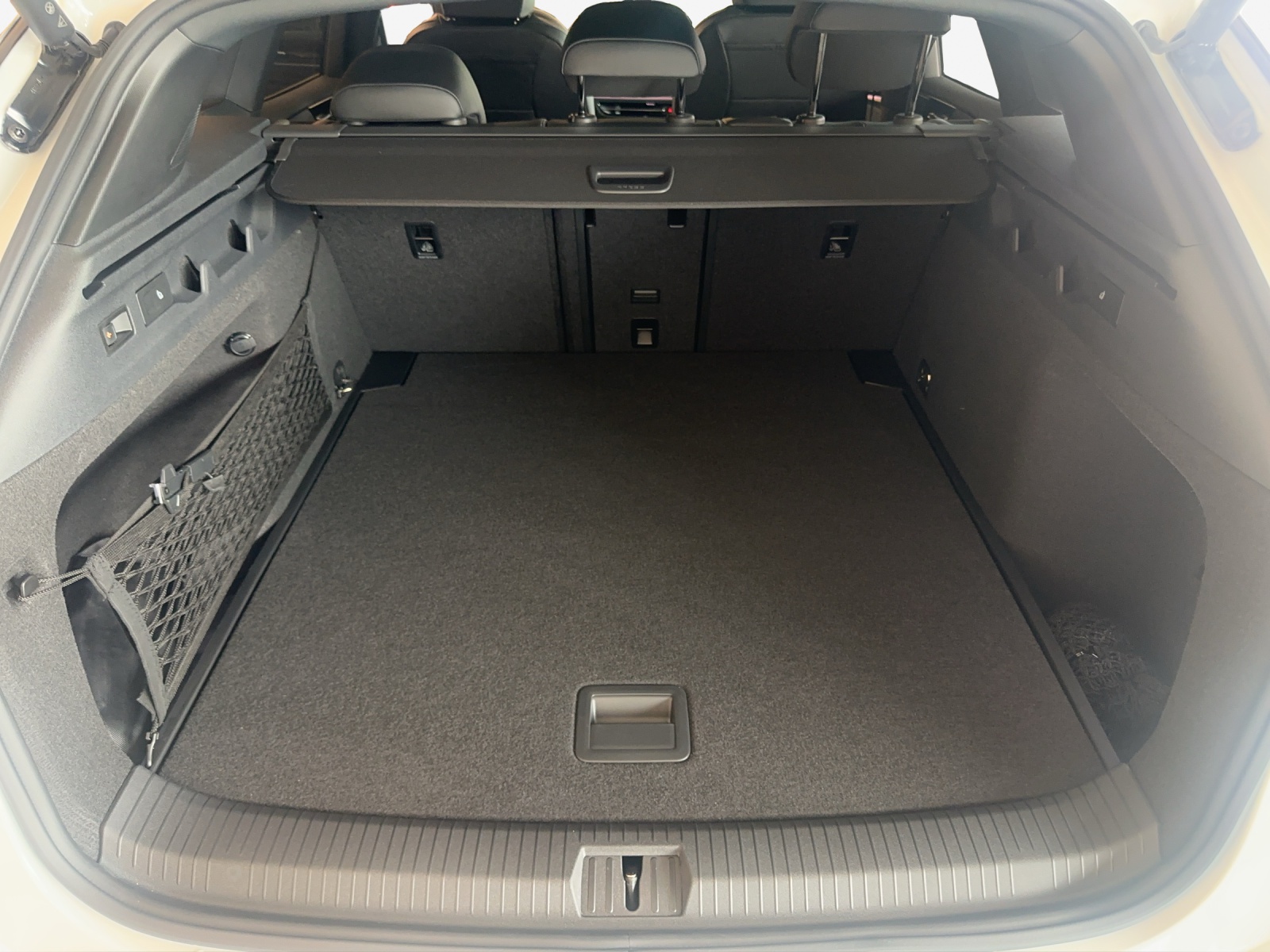 VW ID.7 Tourer Pro 77 kWh Pro-image-9