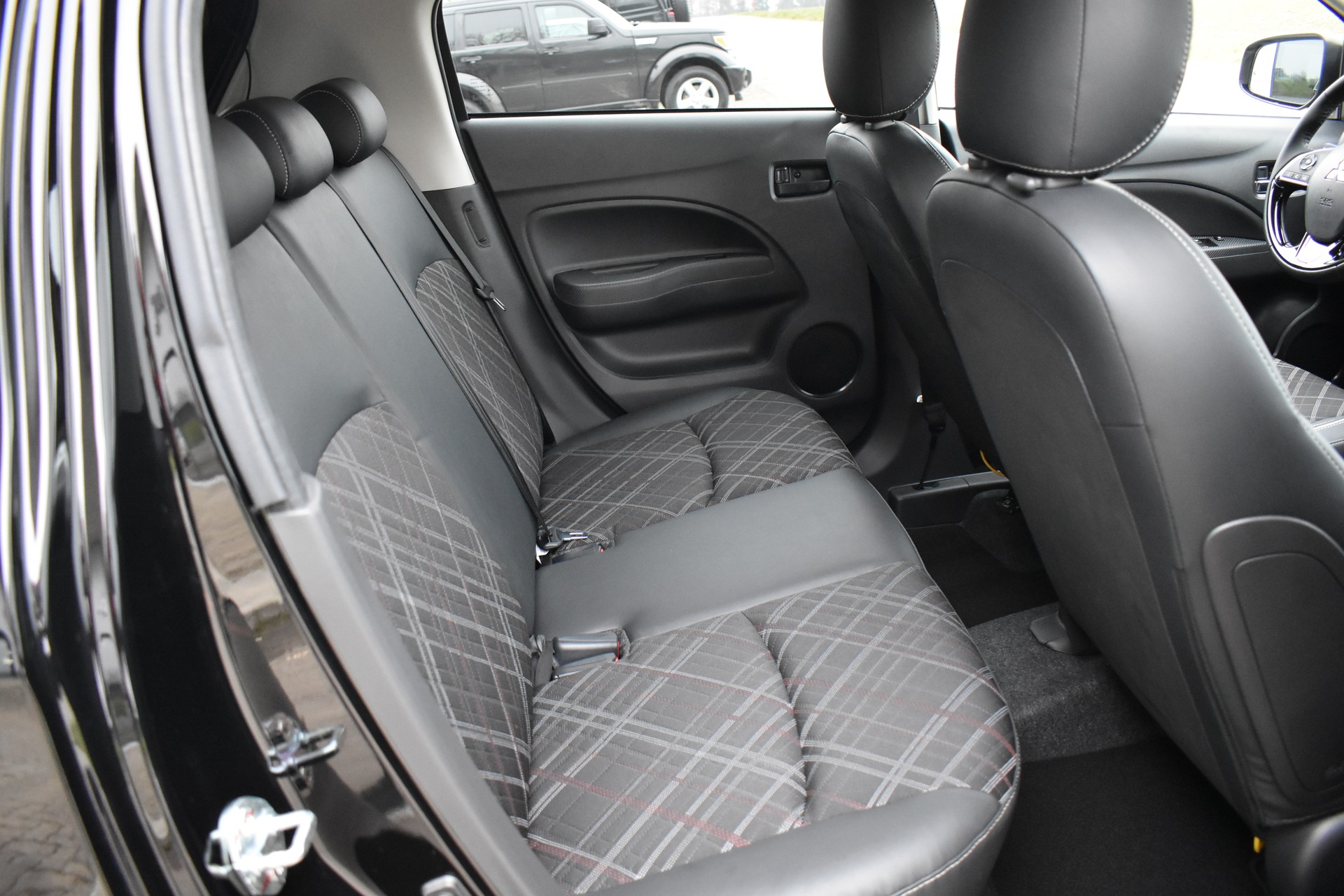 MITSUBISHI Space Star 1.2 CVT Intense+-image-10