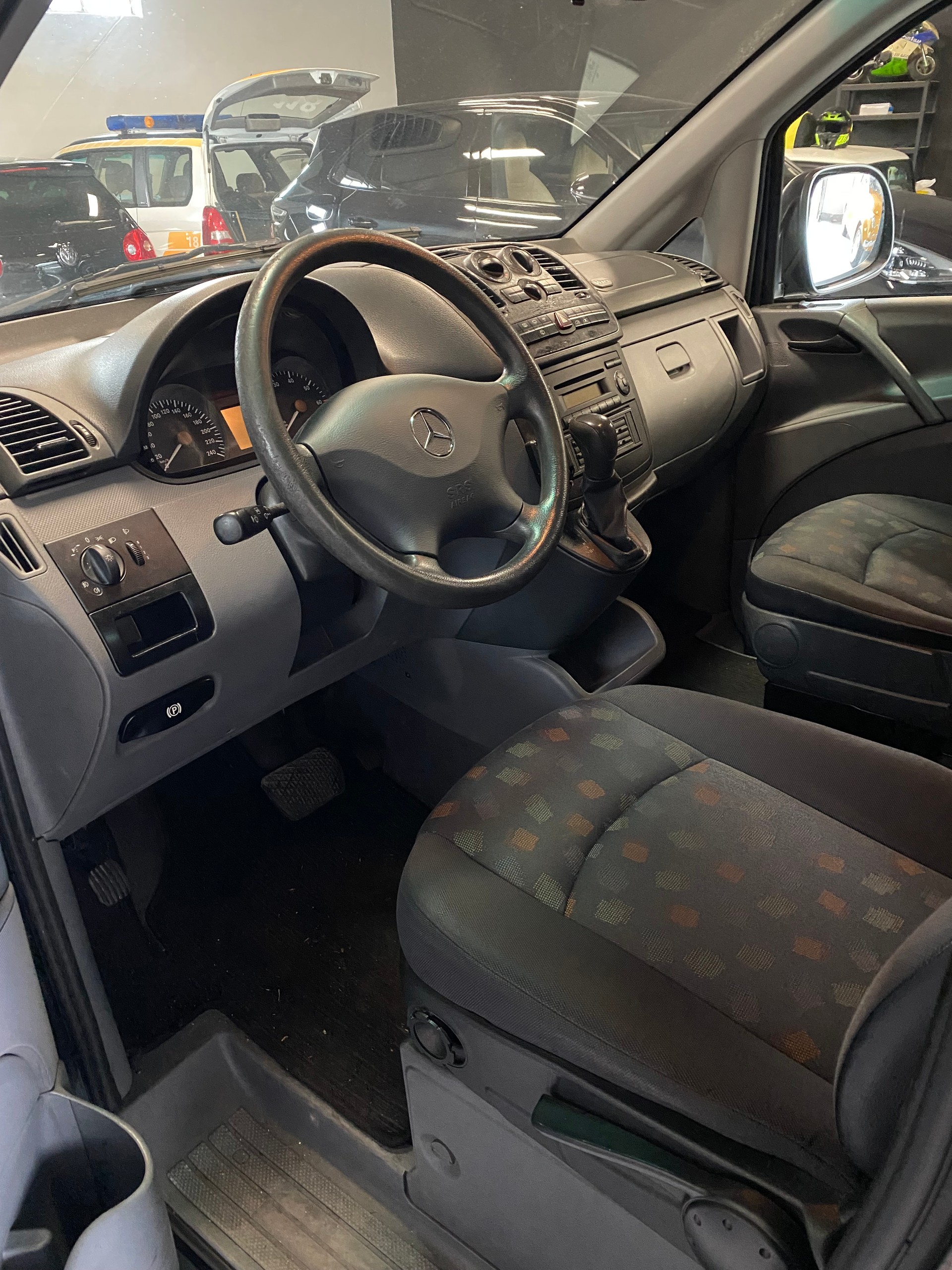 MERCEDES-BENZ Vito 119 Automat-image-11