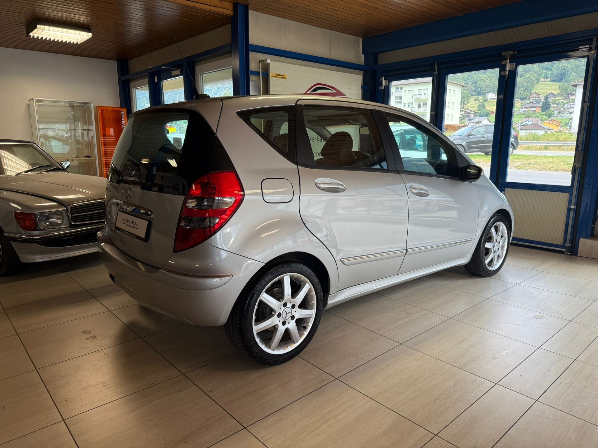 MERCEDES-BENZ A 200 Avantgarde-image-7