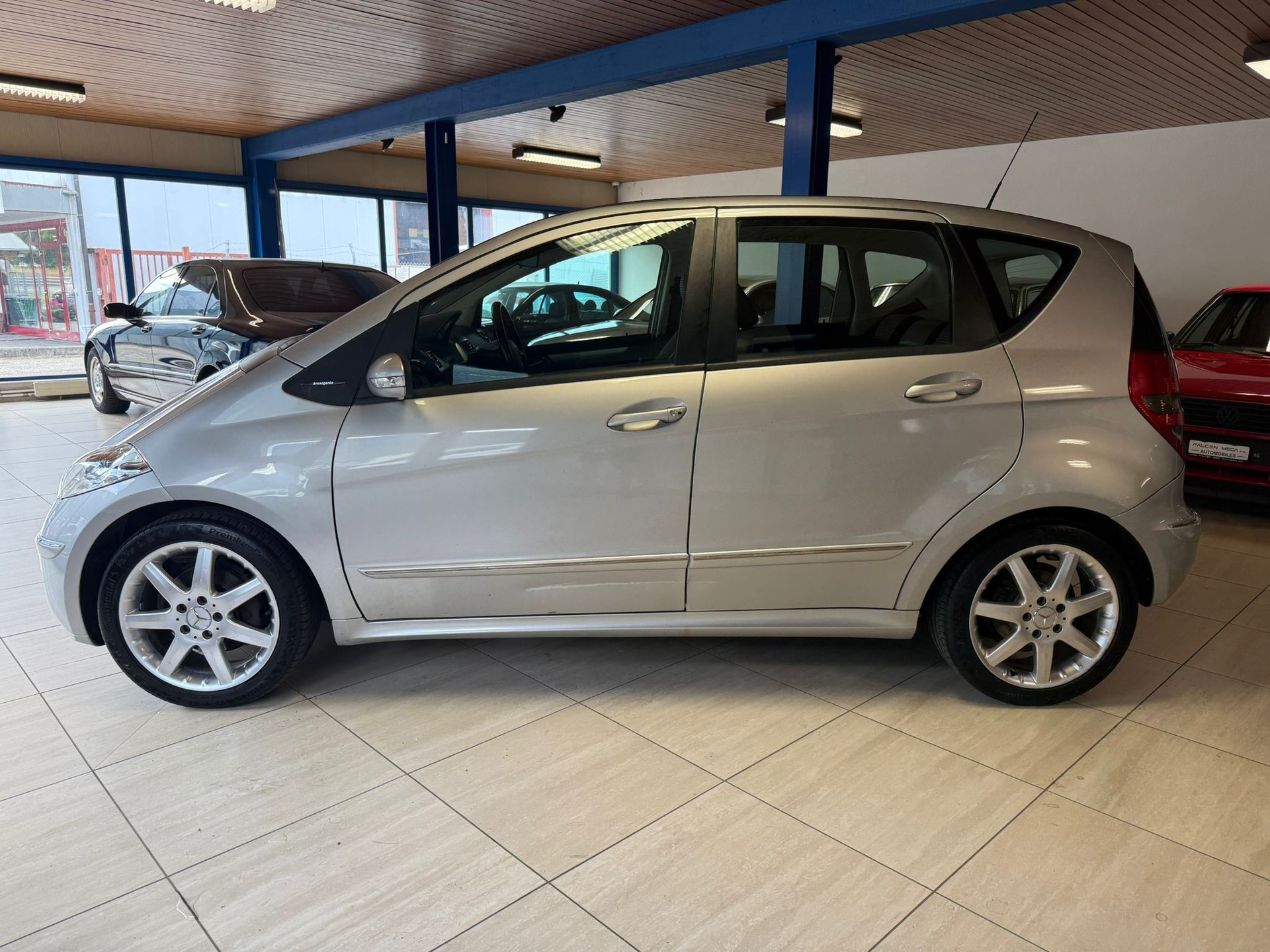 MERCEDES-BENZ A 200 Avantgarde-image-3