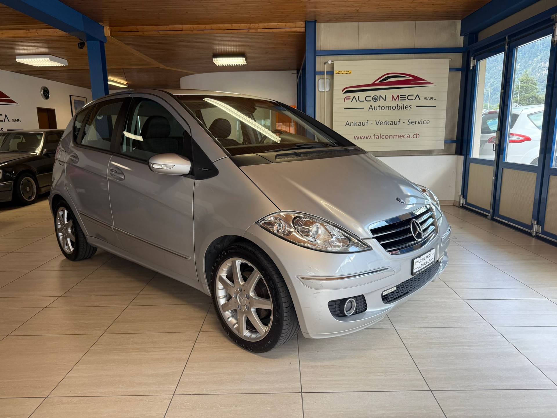 MERCEDES-BENZ A 200 Avantgarde-image-9