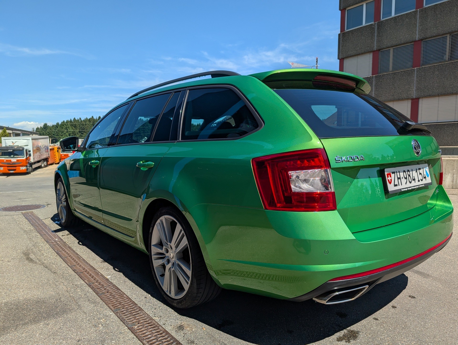 SKODA Octavia Combi 2.0 TDI RS DSG-image-2