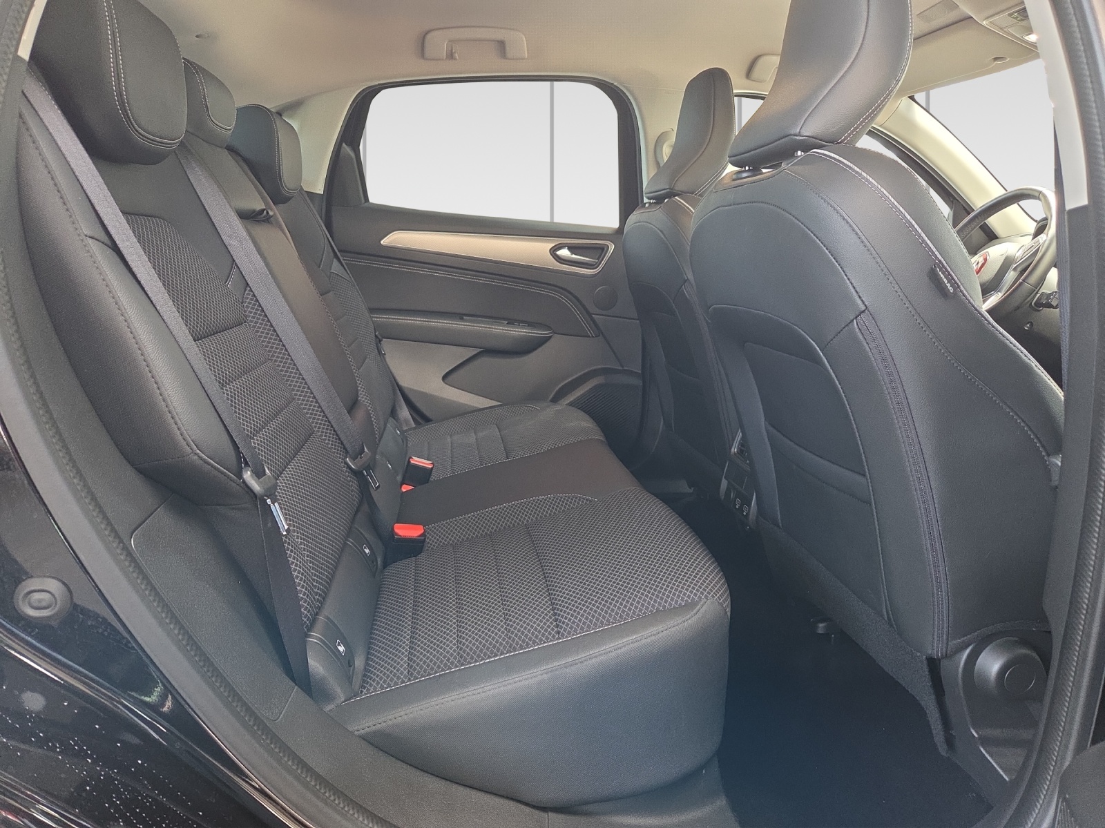 RENAULT Arkana 1.6 E-Tech Intens-image-7