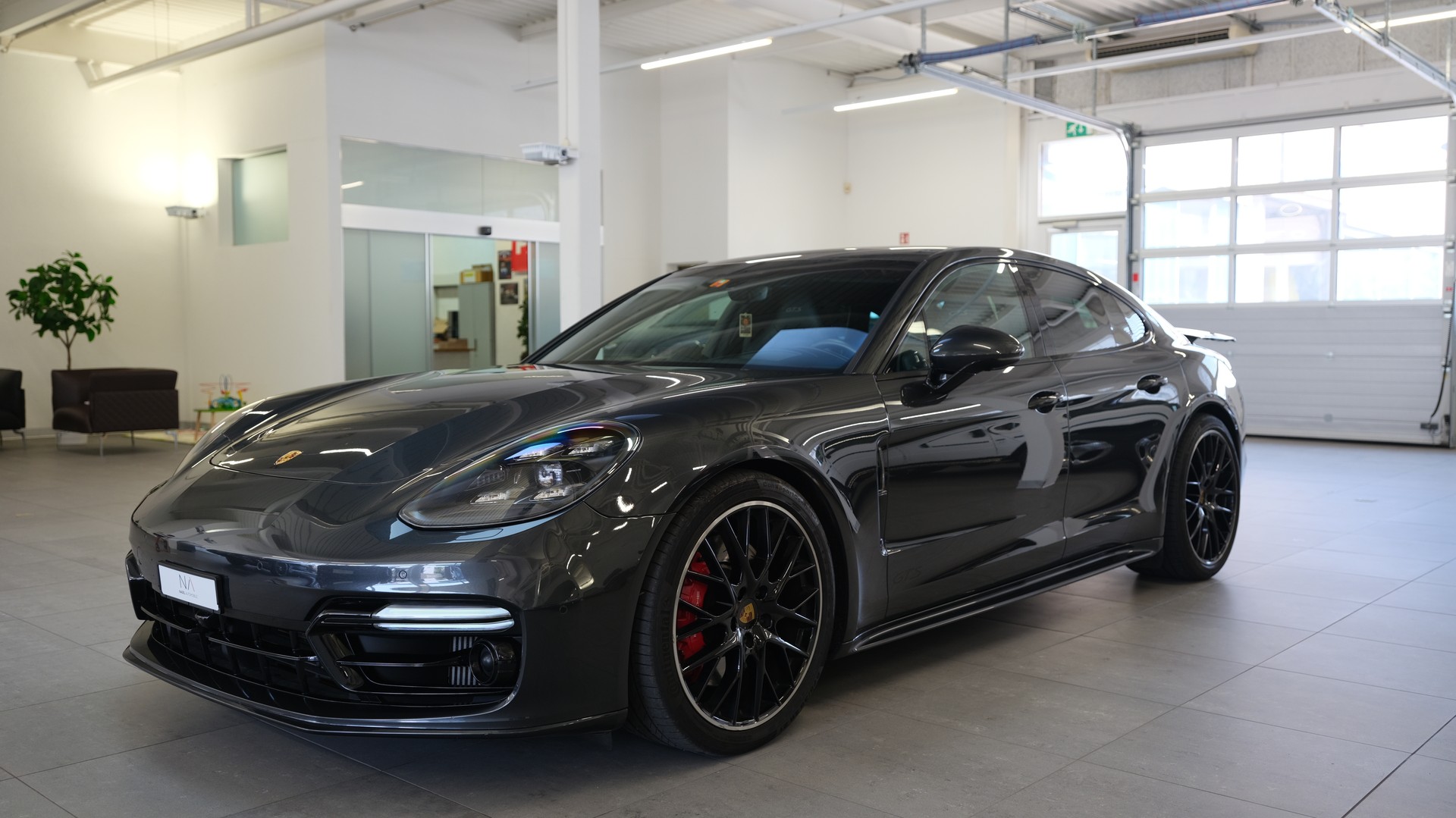 PORSCHE Panamera GTS PDK-image-3