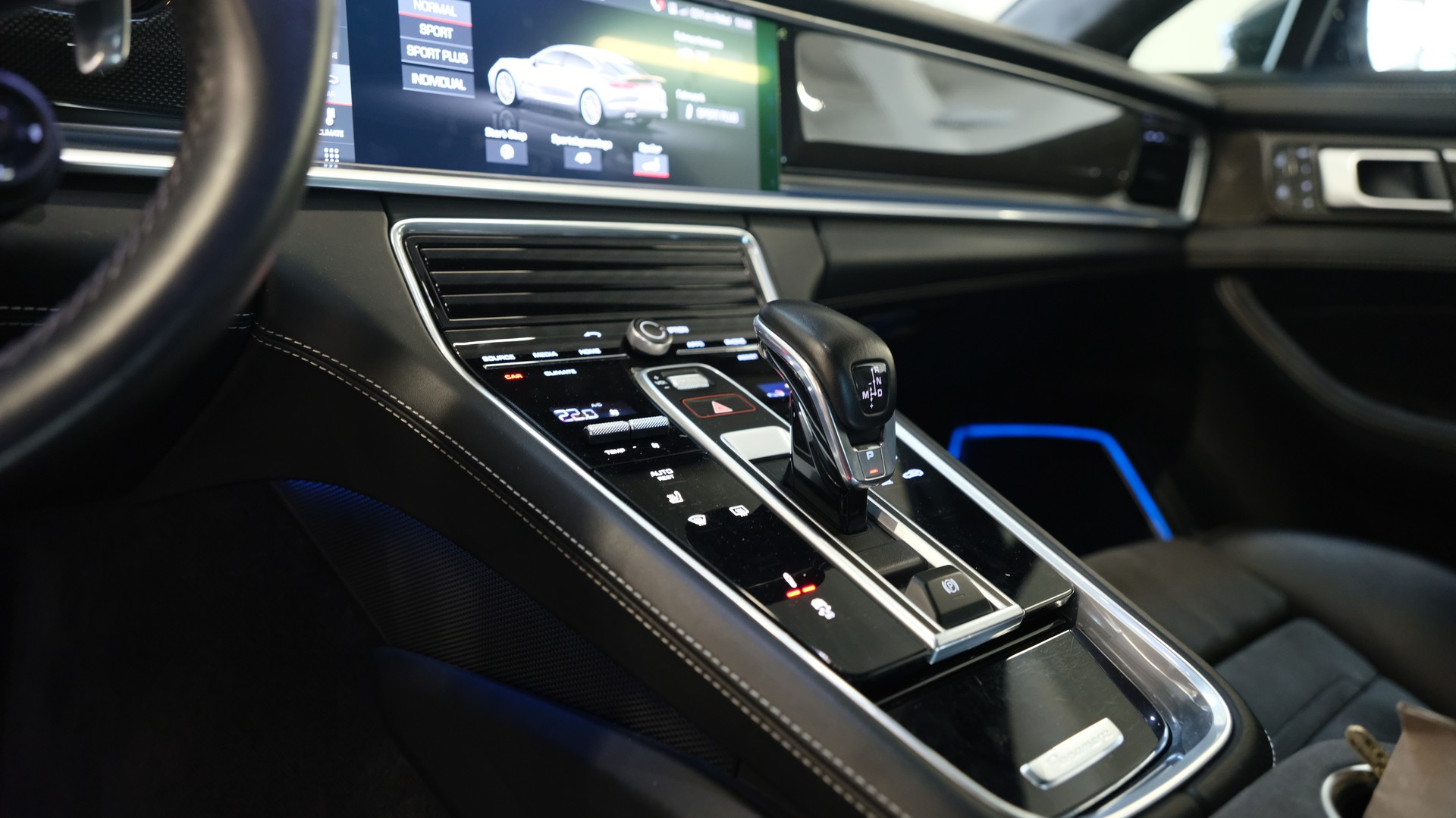 PORSCHE Panamera GTS PDK-image-19