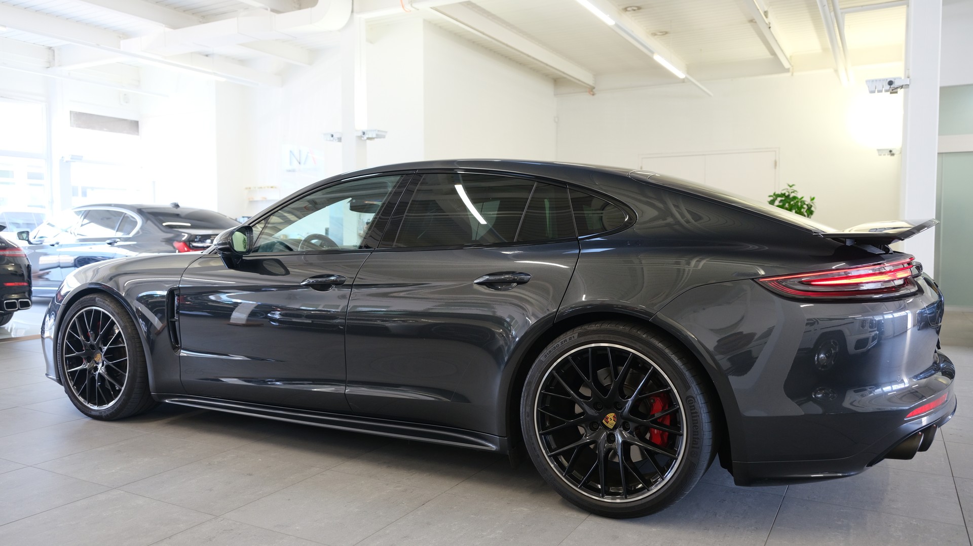 PORSCHE Panamera GTS PDK-image-4