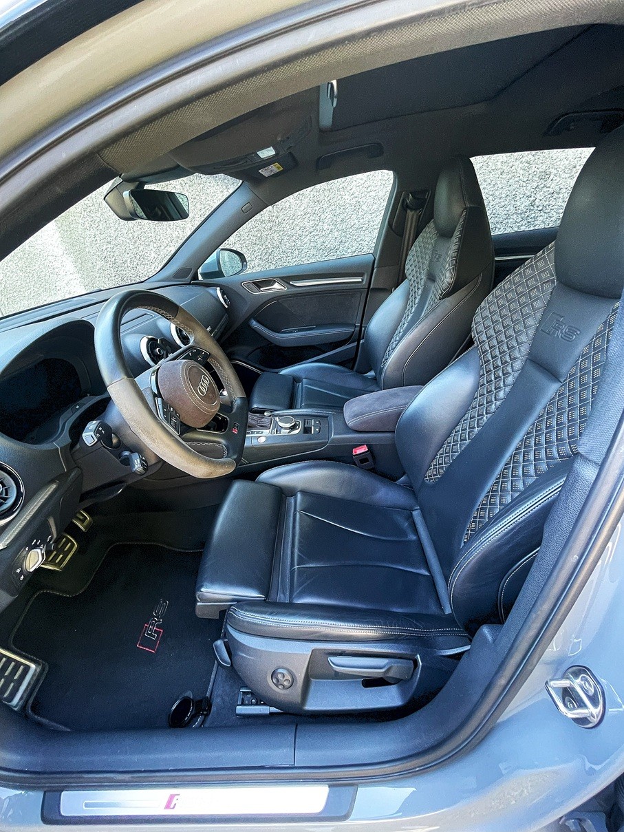 AUDI RS3 Sportback 2.5 TSI quattro S-tronic-image-13