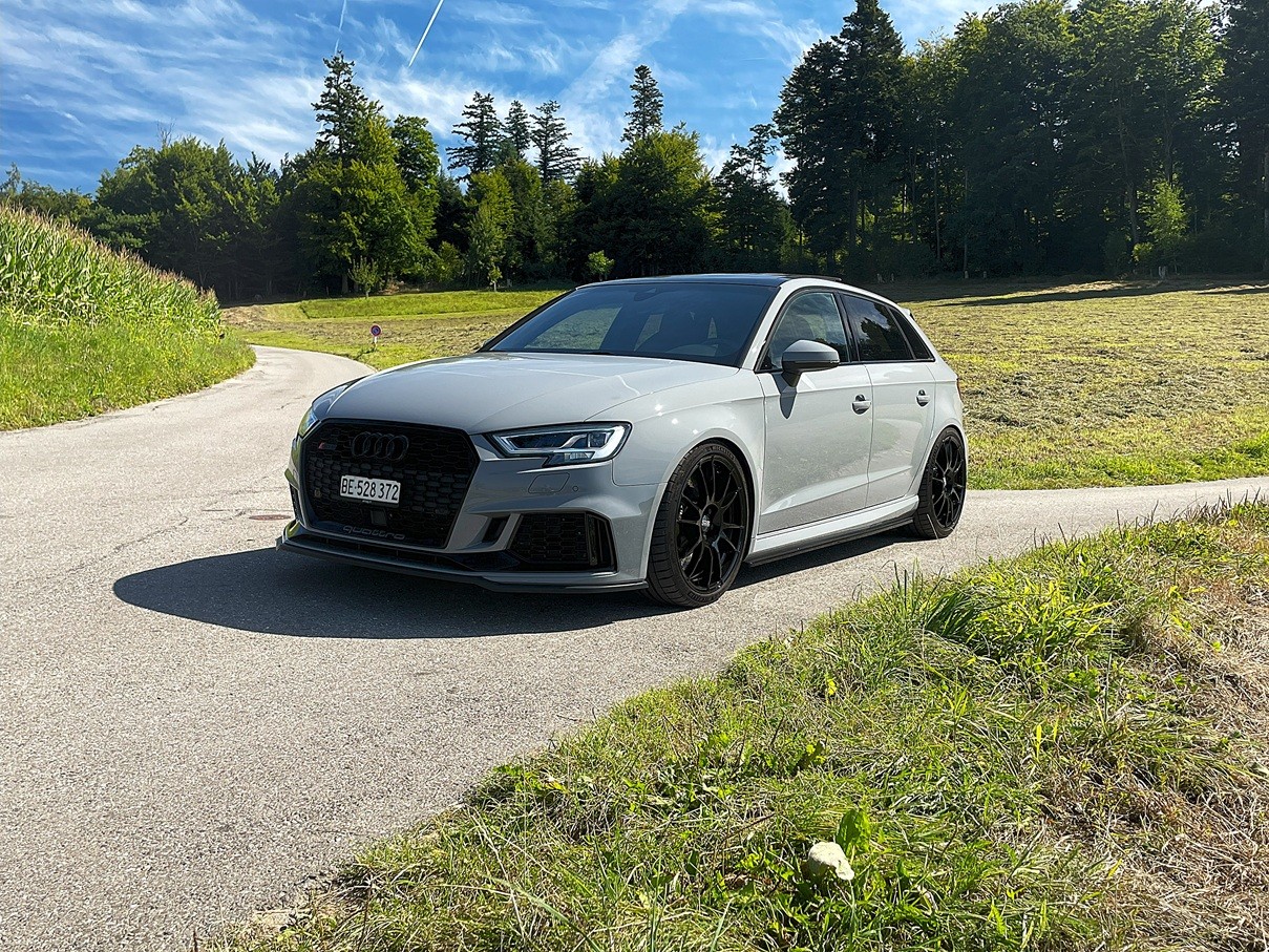 AUDI RS3 Sportback 2.5 TSI quattro S-tronic-image-3