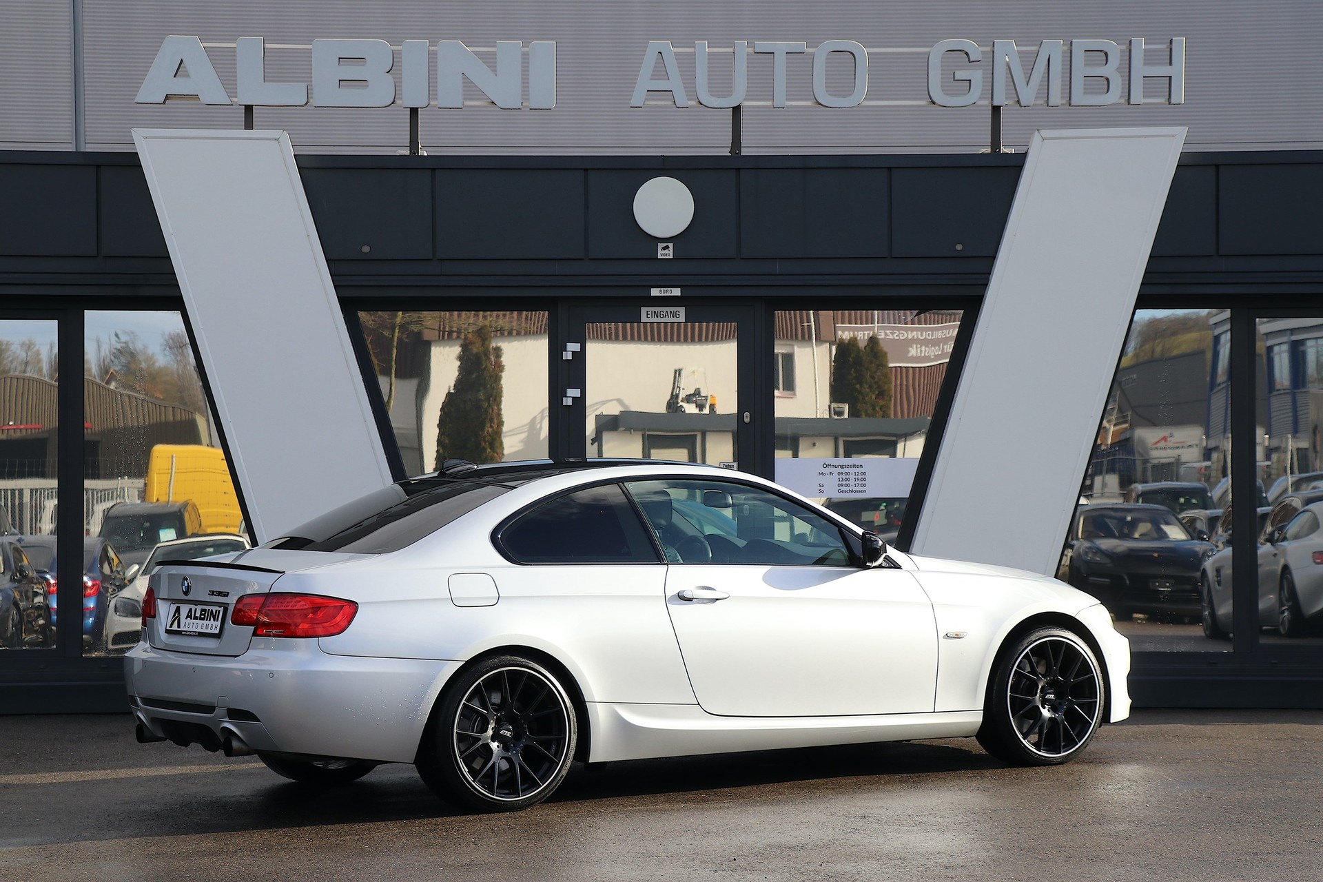BMW 335i xDrive M-Sport Coupé Steptronic-image-2