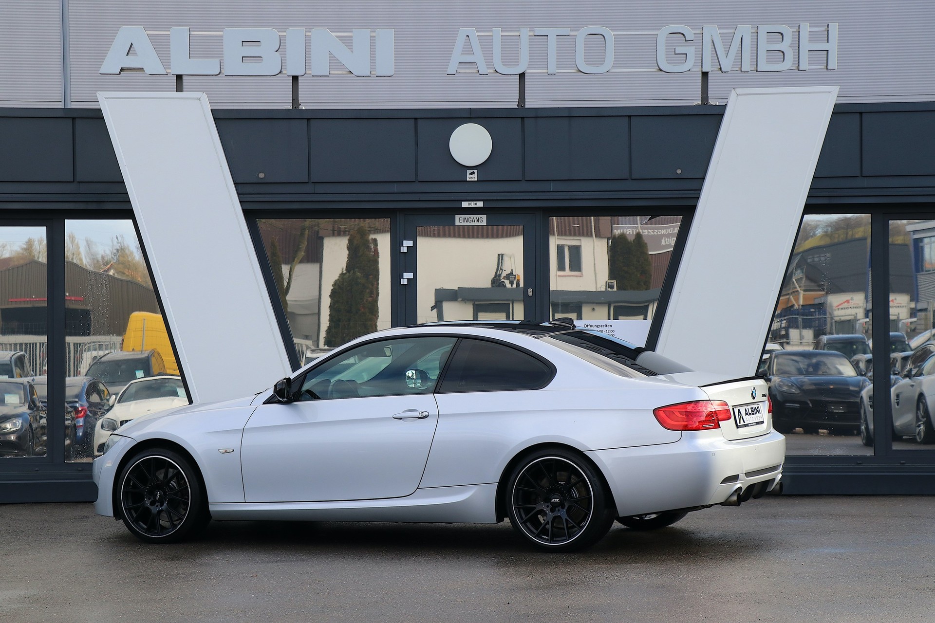 BMW 335i xDrive M-Sport Coupé Steptronic-image-3