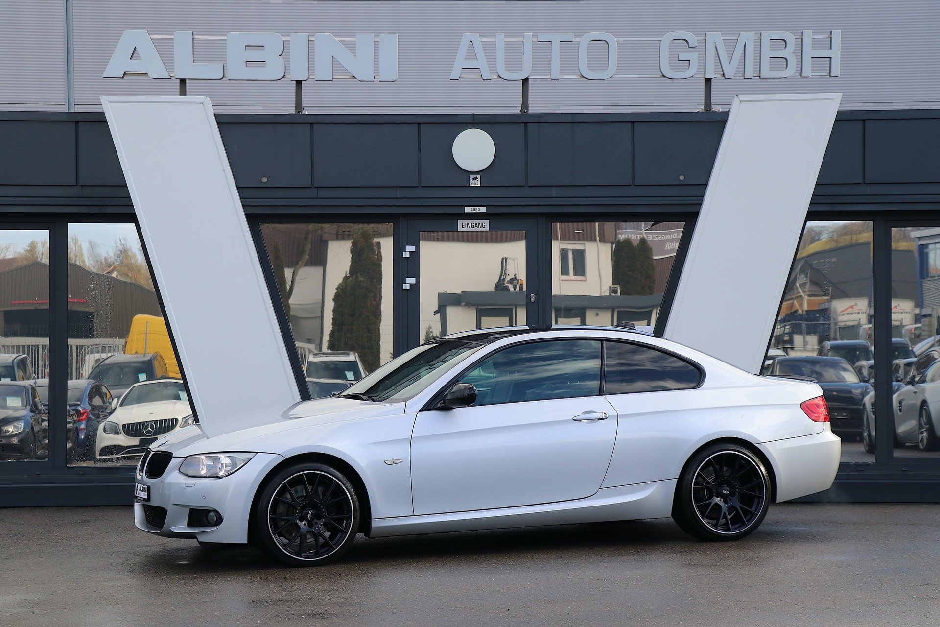BMW 335i xDrive M-Sport Coupé Steptronic-image-0