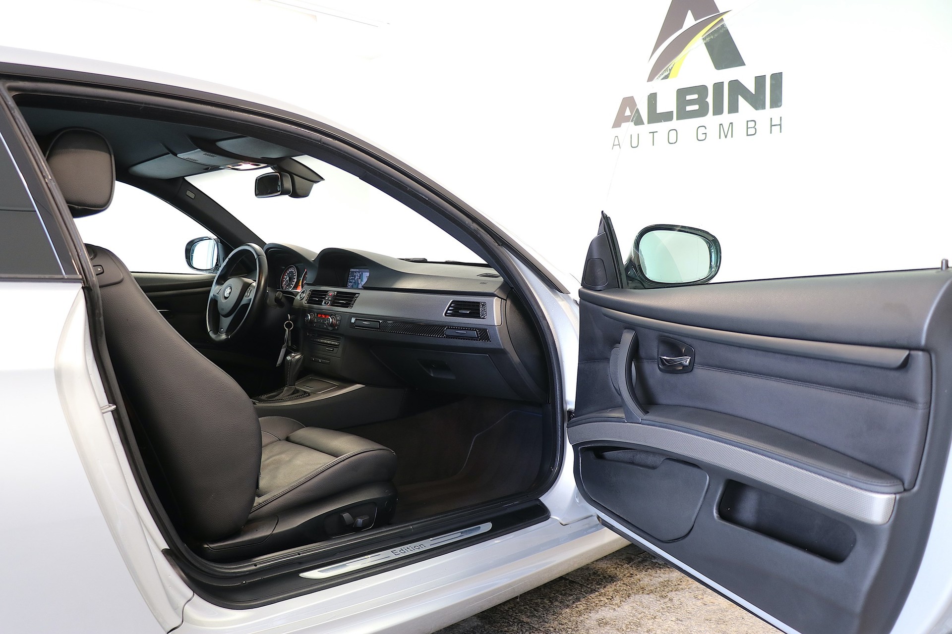 BMW 335i xDrive M-Sport Coupé Steptronic-image-9