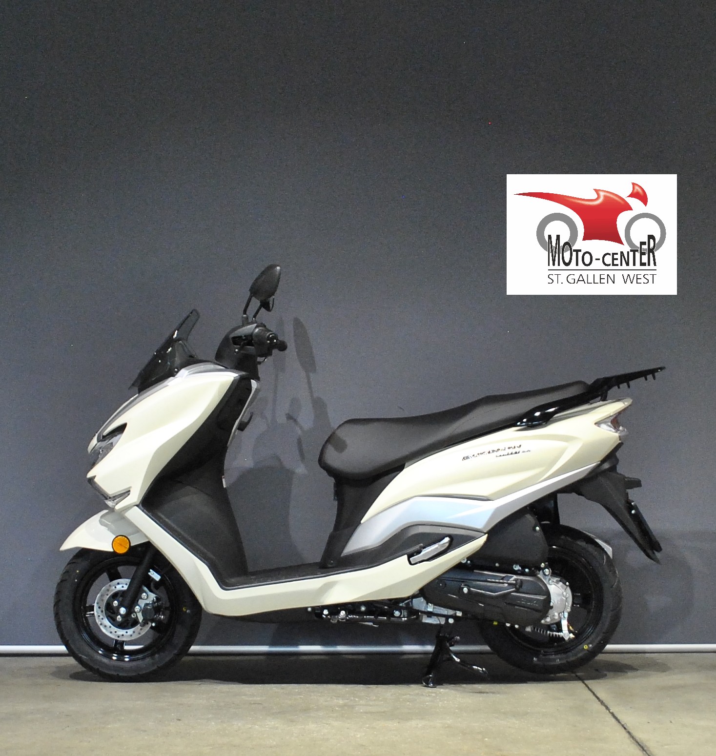 SUZUKI BURGMAN 125-showroom-element-2
