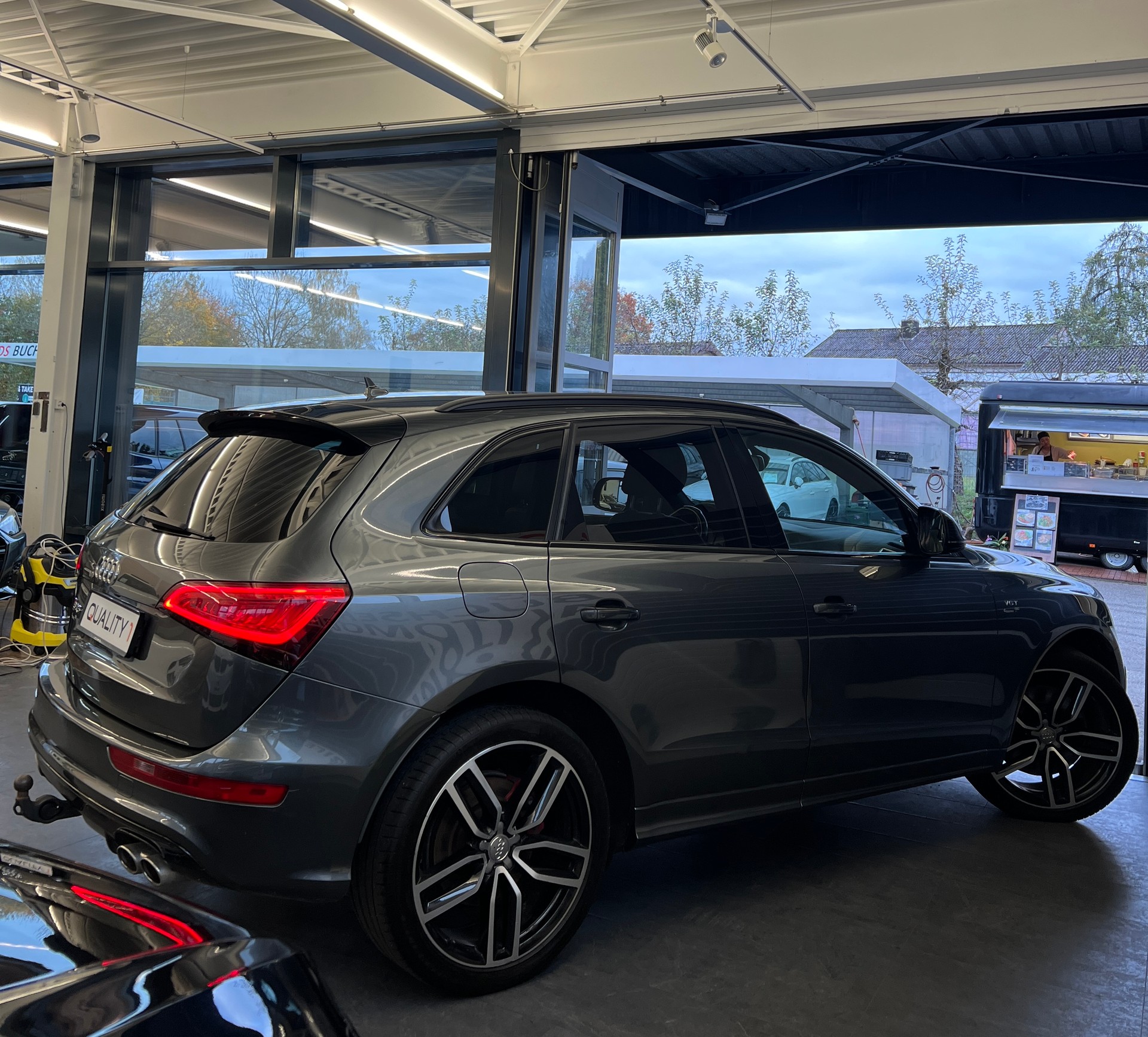 AUDI SQ5 3.0 TDI plus quattro tiptronic-image-3