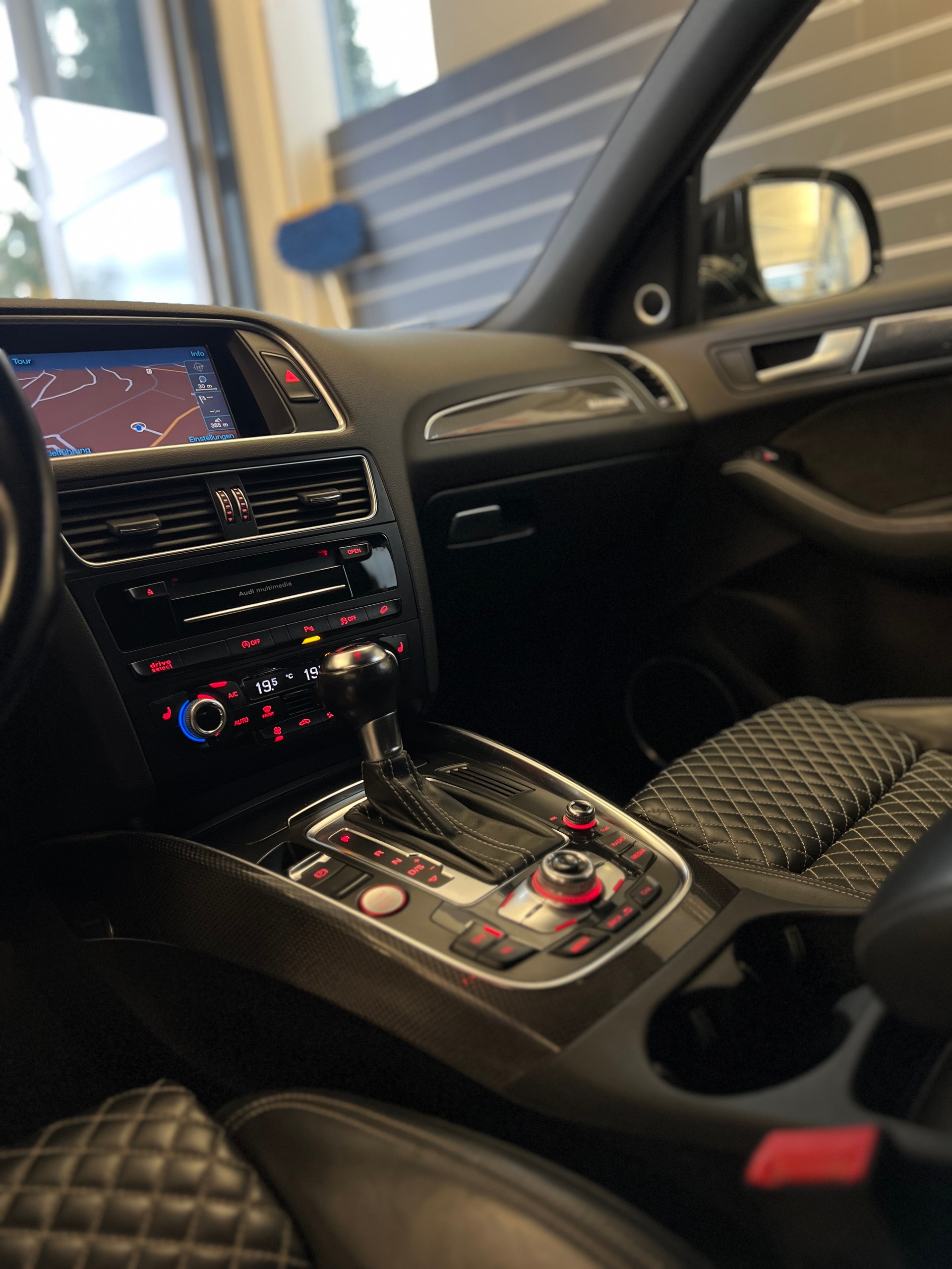 AUDI SQ5 3.0 TDI plus quattro tiptronic-image-10